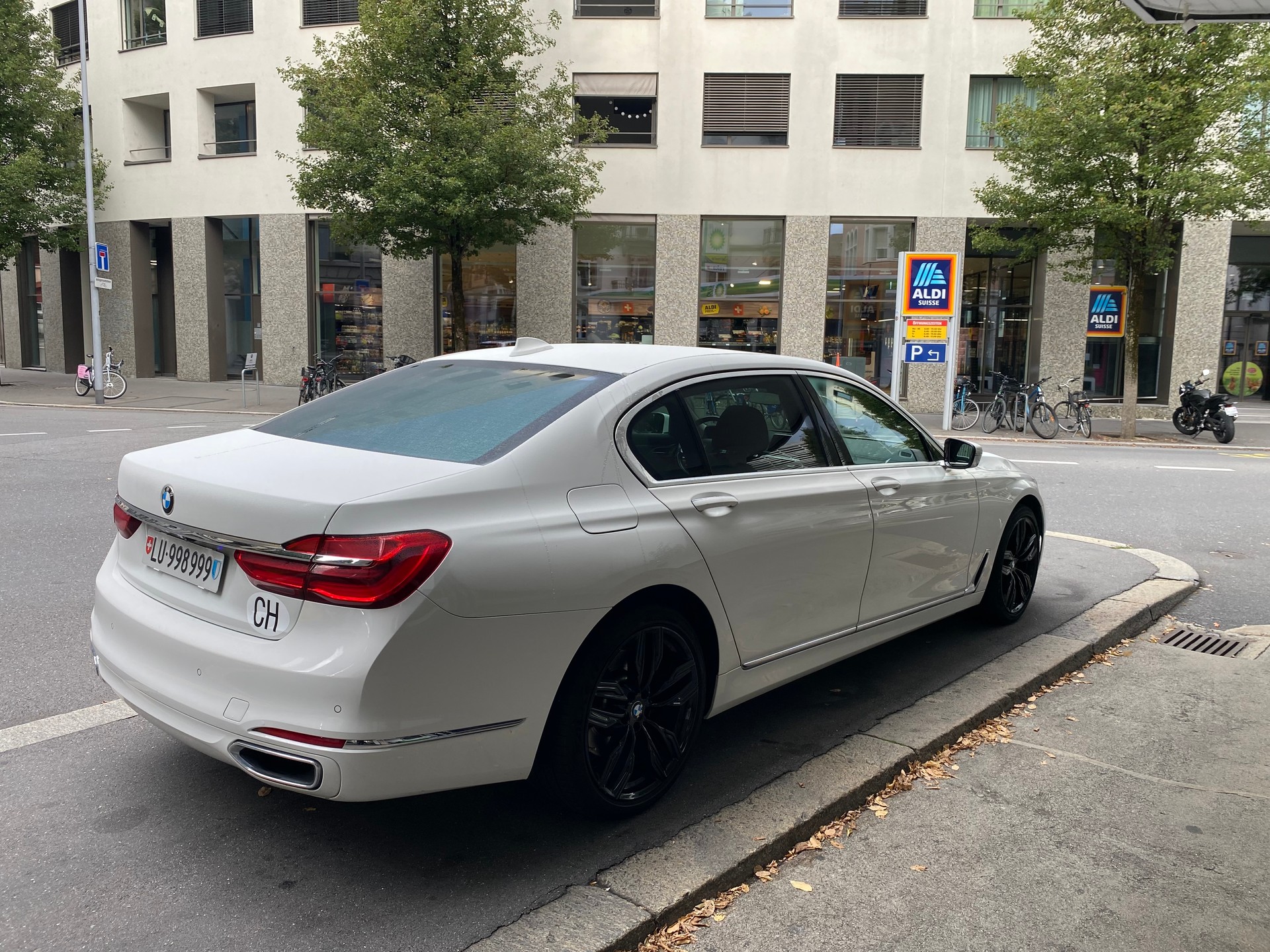 BMW 730Ld xDrive Steptronic-image-6