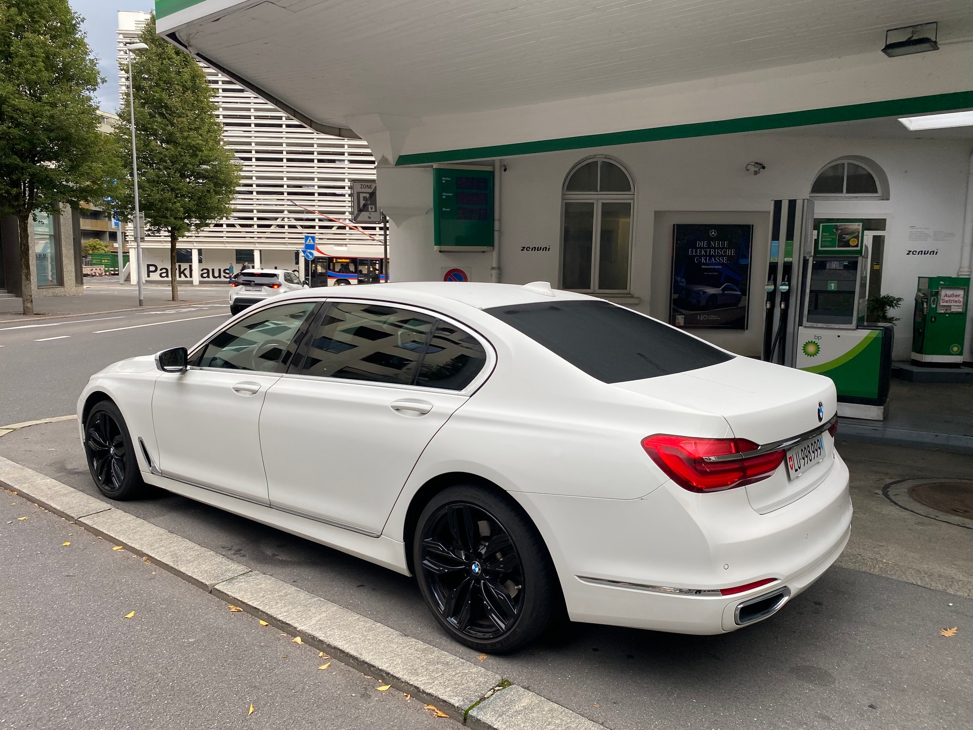 BMW 730Ld xDrive Steptronic-image-4
