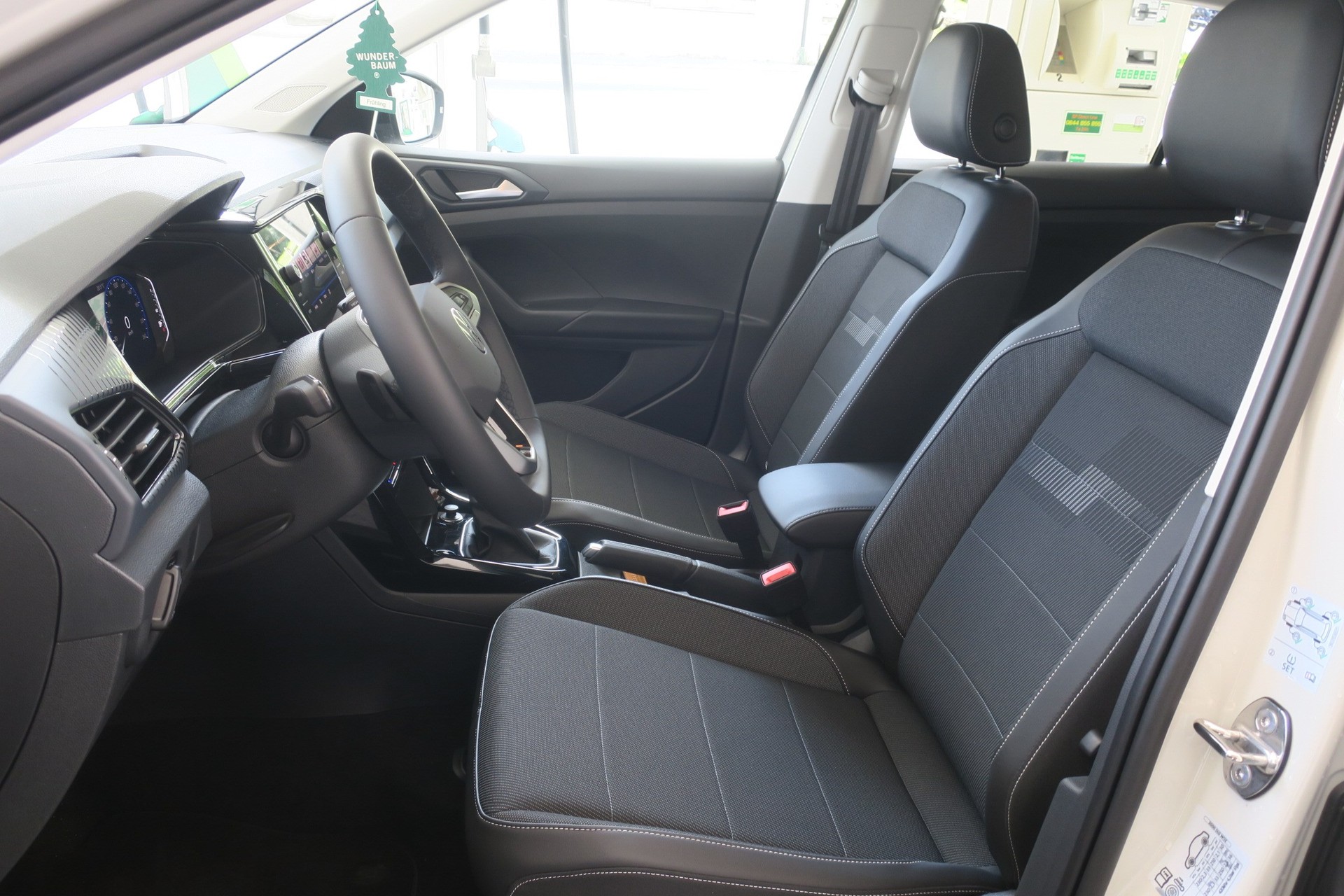 VW T-Cross 1.0 TSI Life DSG-image-3