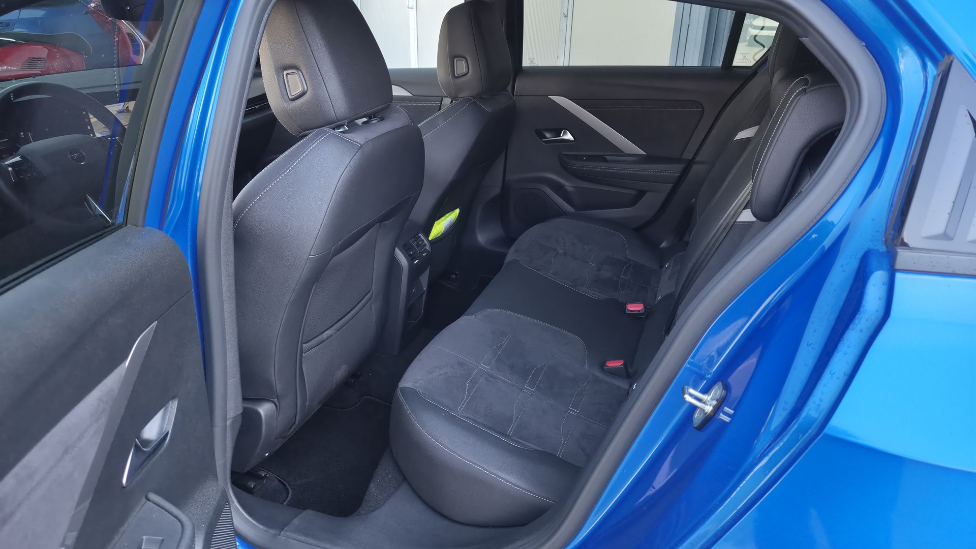 OPEL Astra 54 kWh Swiss Plus-image-13