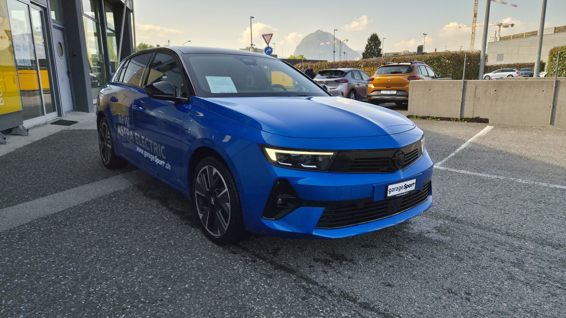OPEL Astra 54 kWh Swiss Plus-image-0