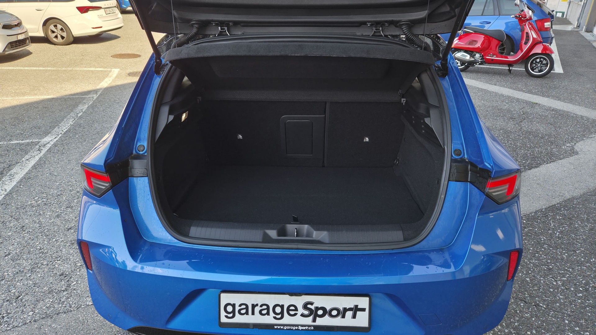 OPEL Astra 54 kWh Swiss Plus-image-14