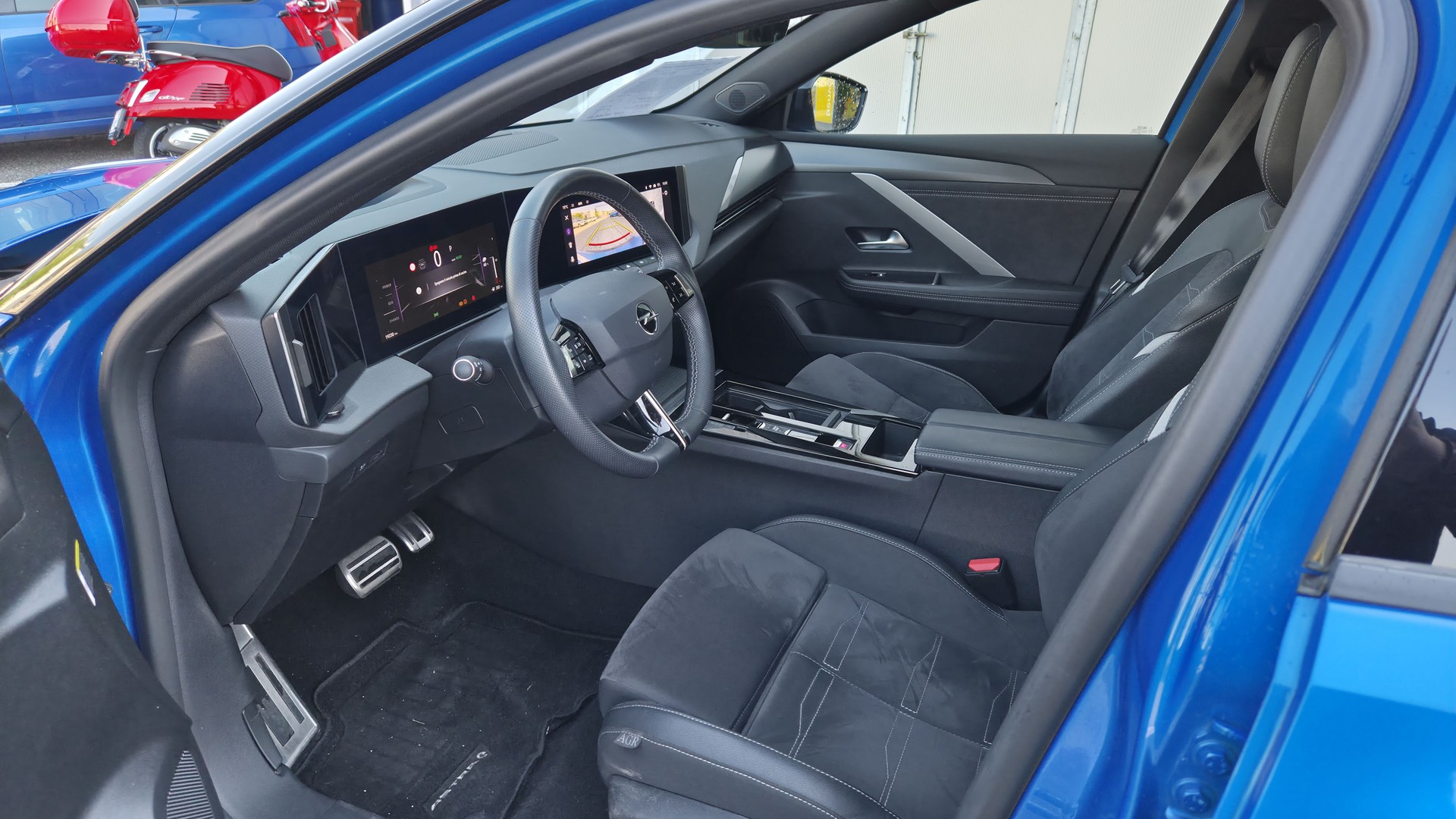 OPEL Astra 54 kWh Swiss Plus-image-11