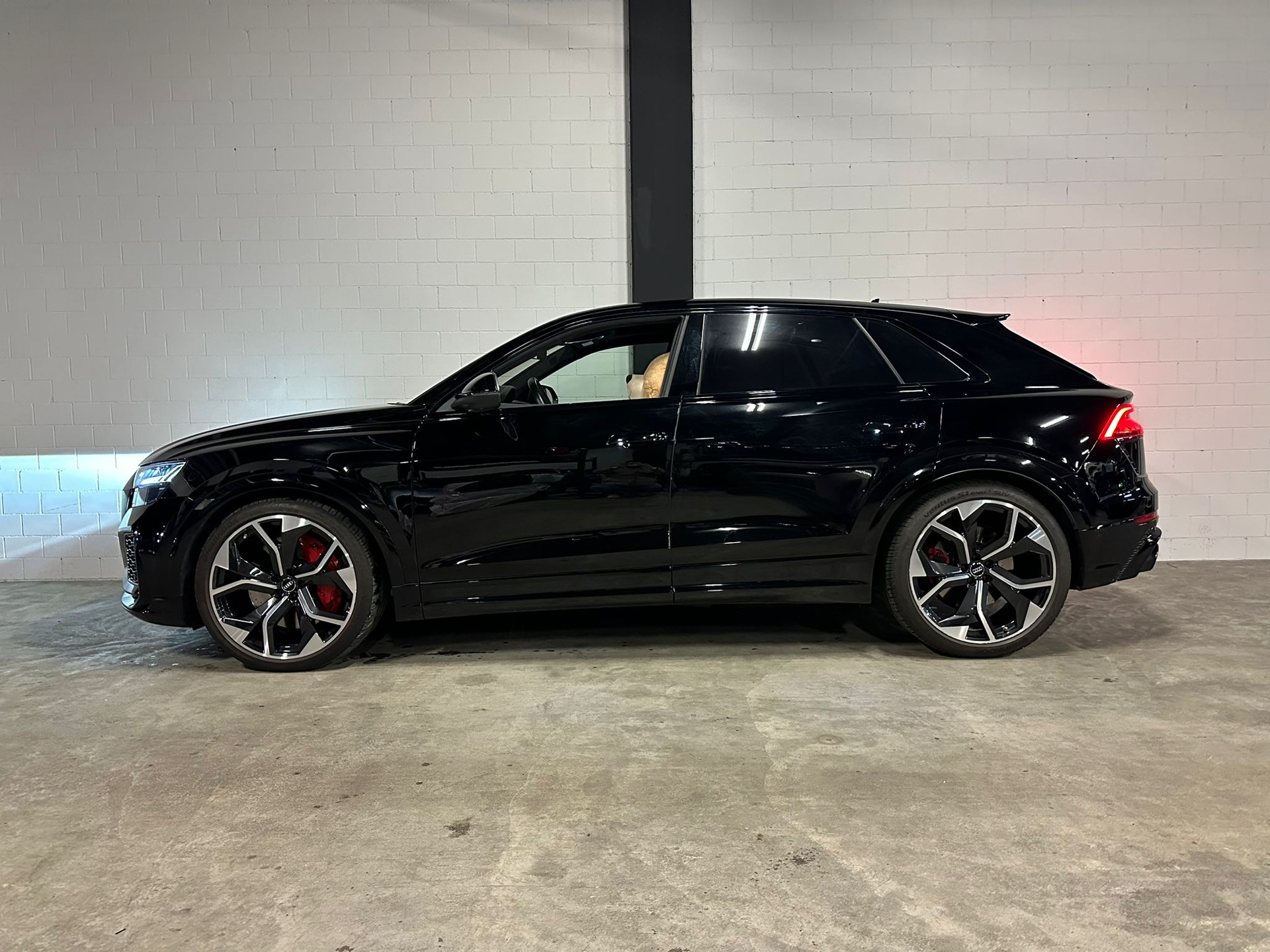 AUDI RSQ8 quattro tiptronic Traumausstattung-image-0