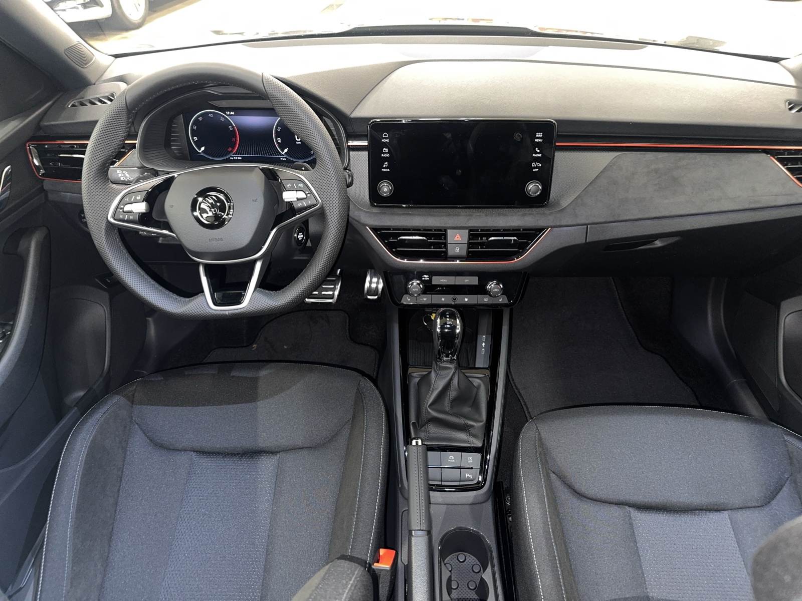 SKODA Kamiq 1.0 TSI Selection DSG-image-7