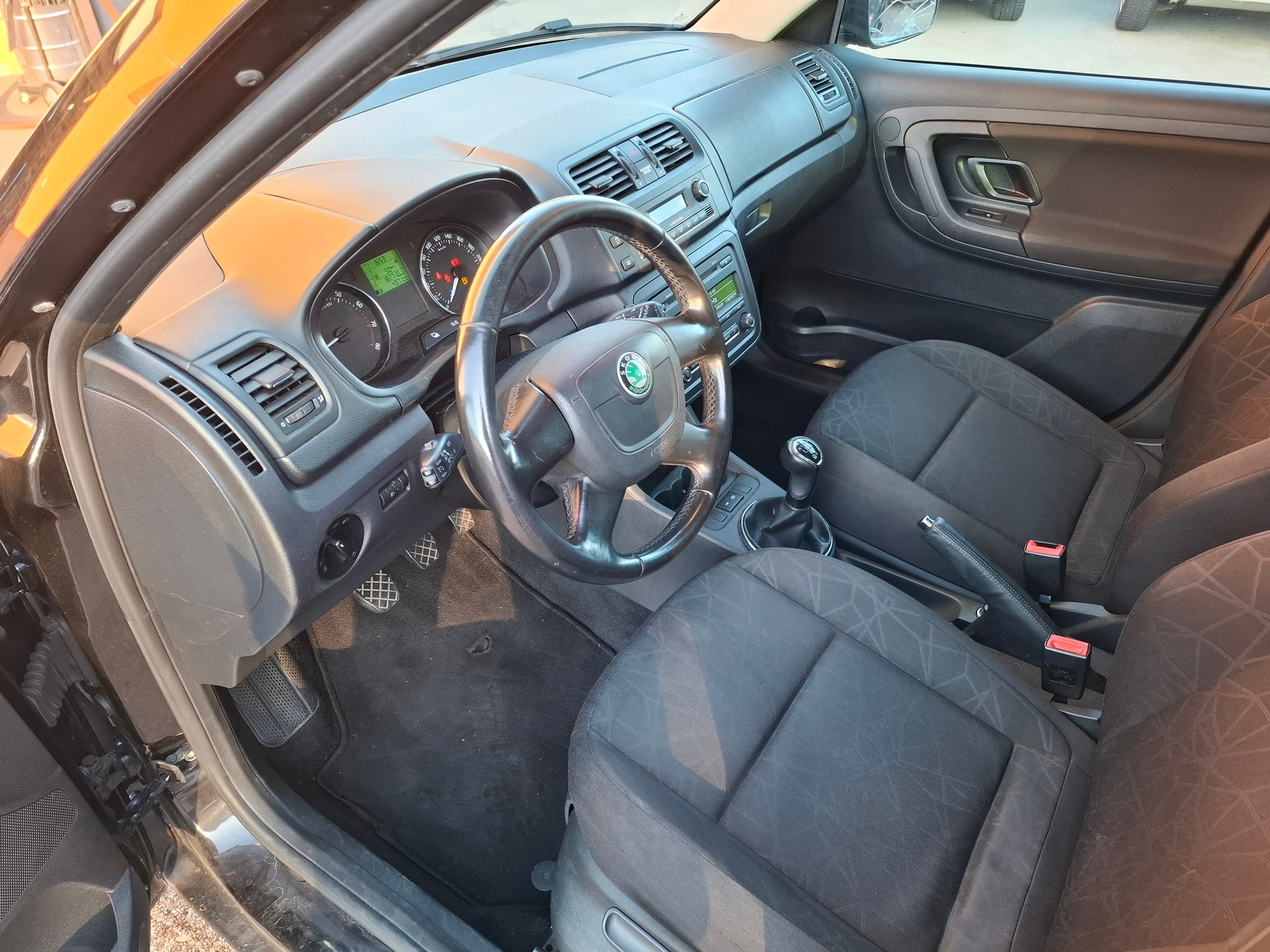 SKODA Fabia 1.2 TSI Ambition-image-7