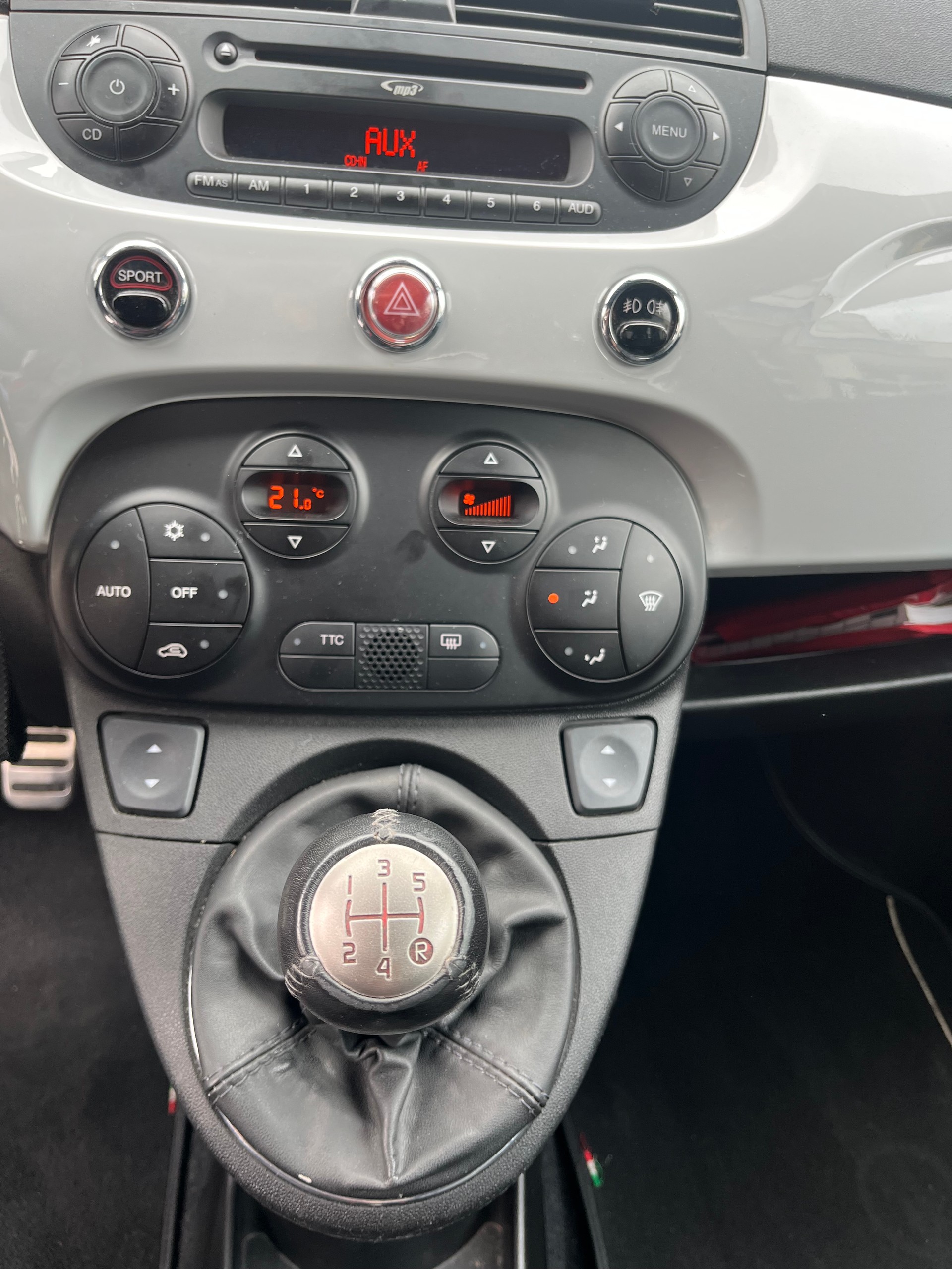 FIAT 500C 1.4 16V Turbo Abarth-image-7