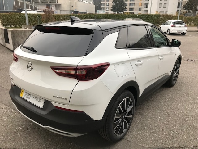 OPEL Grandland X 1.6 Hybrid4 Excellence Automatik-image-6