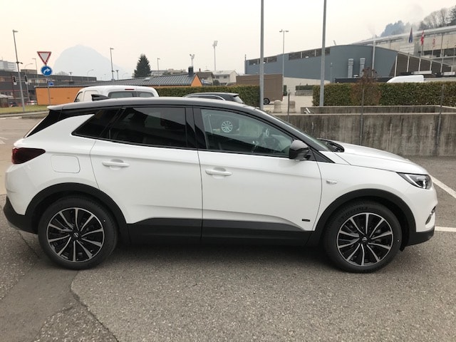 OPEL Grandland X 1.6 Hybrid4 Excellence Automatik-image-7