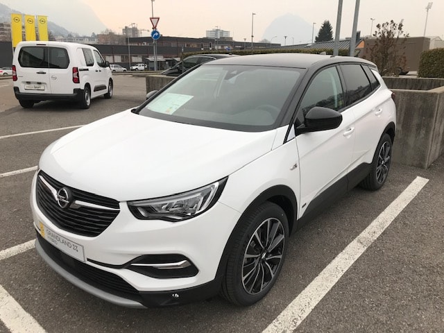 OPEL Grandland X 1.6 Hybrid4 Excellence Automatik-image-2