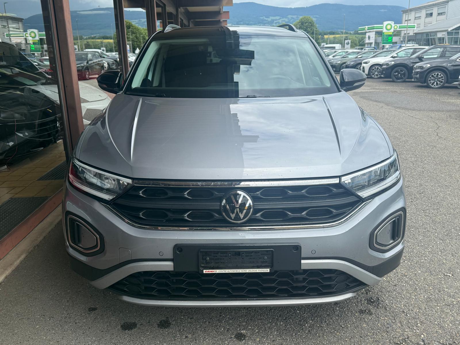 VW T-Roc 1.5 TSI EVO Life-image-2