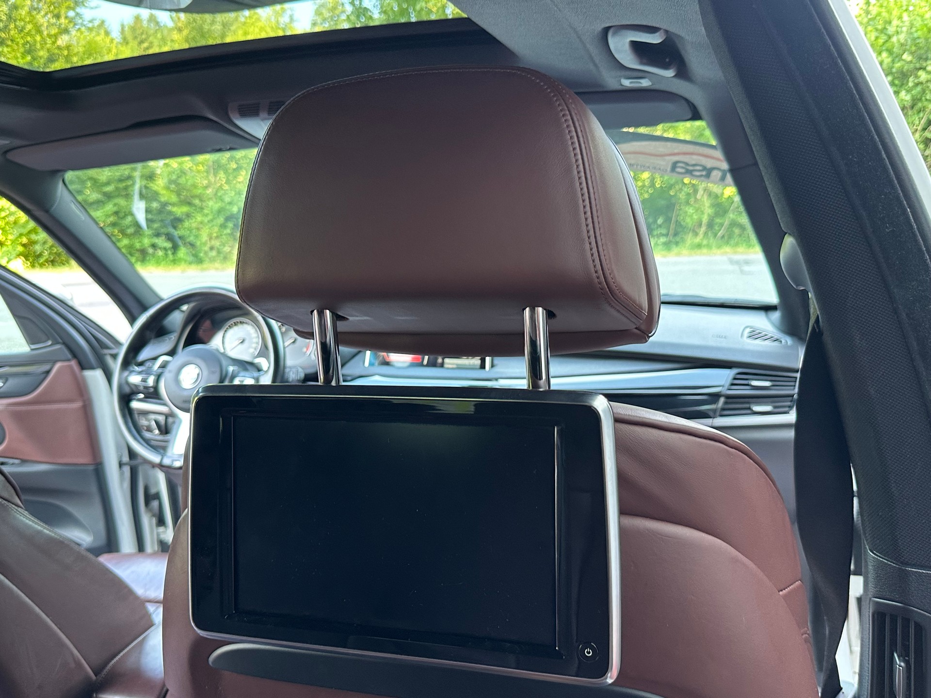BMW X5 xDrive M50d Steptronic-image-12