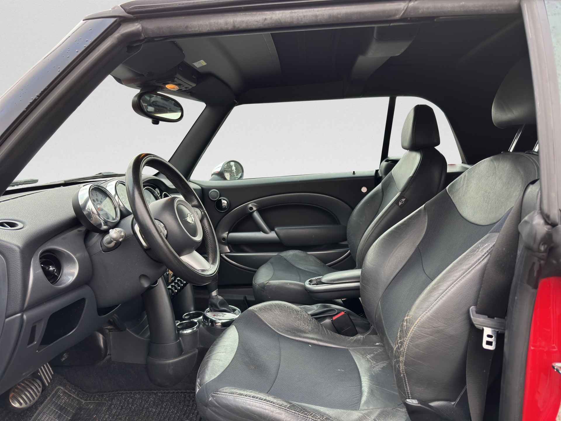 MINI Cooper S Cabriolet-image-9