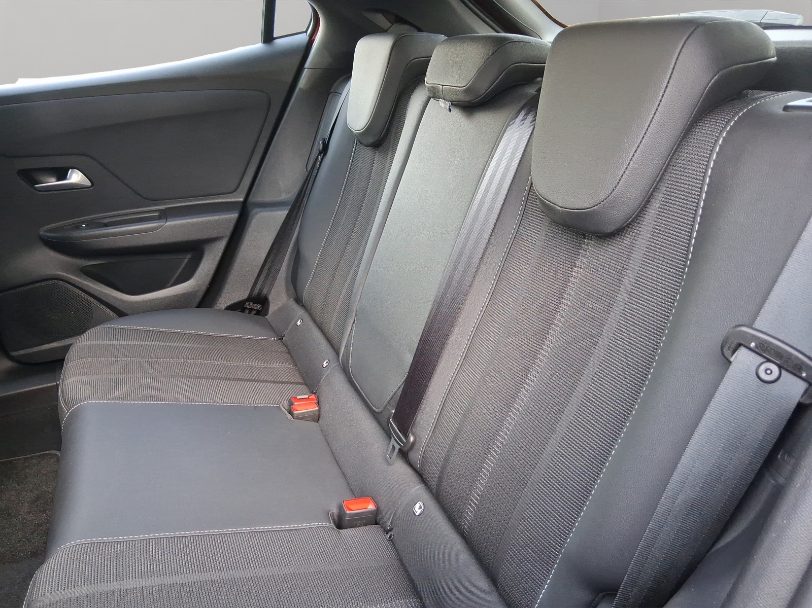 OPEL Mokka 1.2 Direct Injection Turbo Elegance-image-16