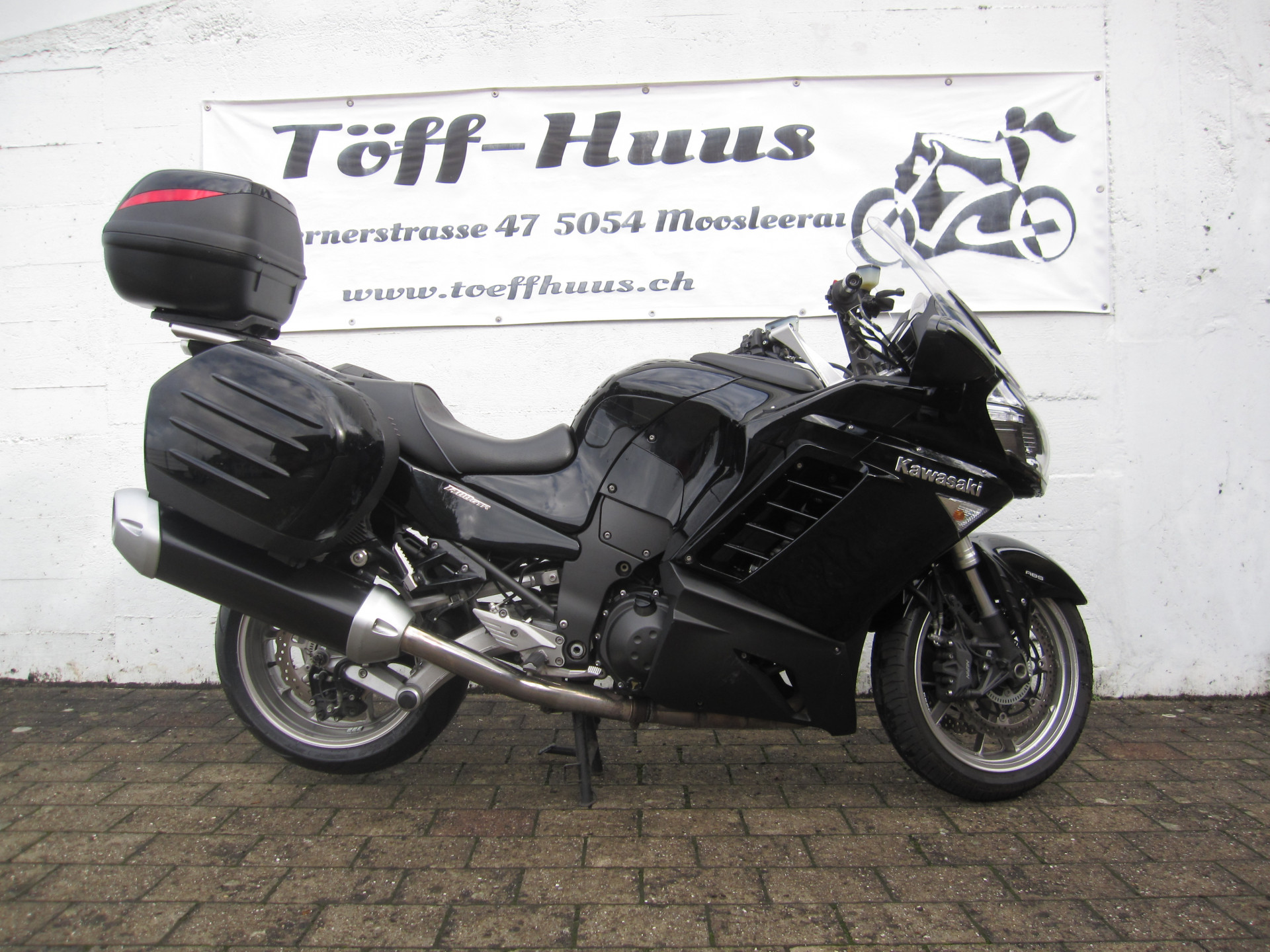 KAWASAKI 1400 GTR