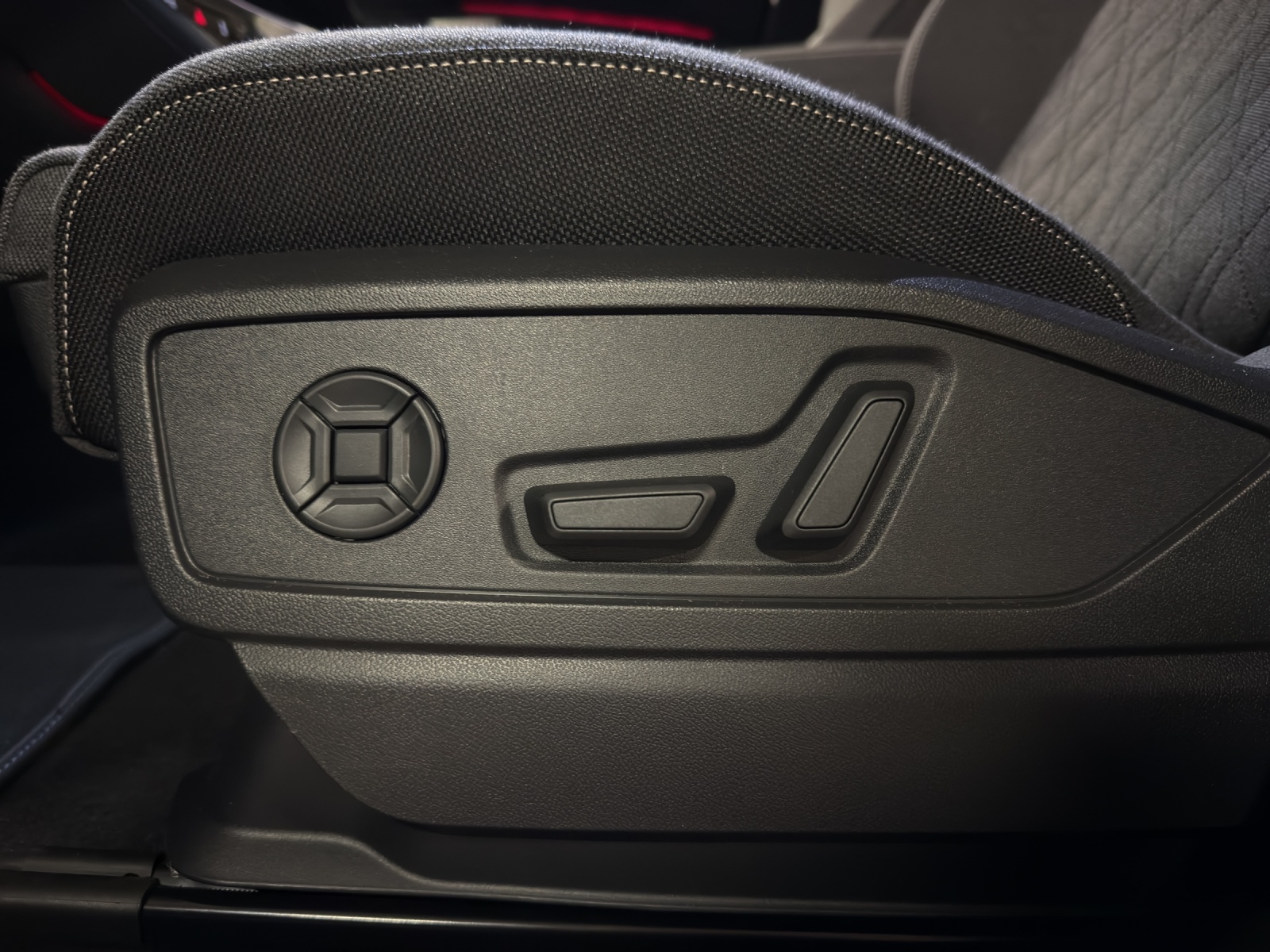 AUDI Q5 TFSI quatto 150 kW S-tronic-image-23