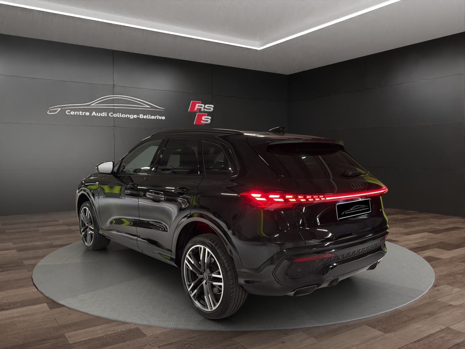 AUDI Q5 TFSI quatto 150 kW S-tronic-image-3