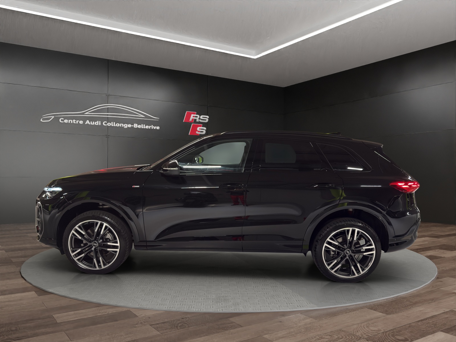 AUDI Q5 TFSI quatto 150 kW S-tronic-image-2