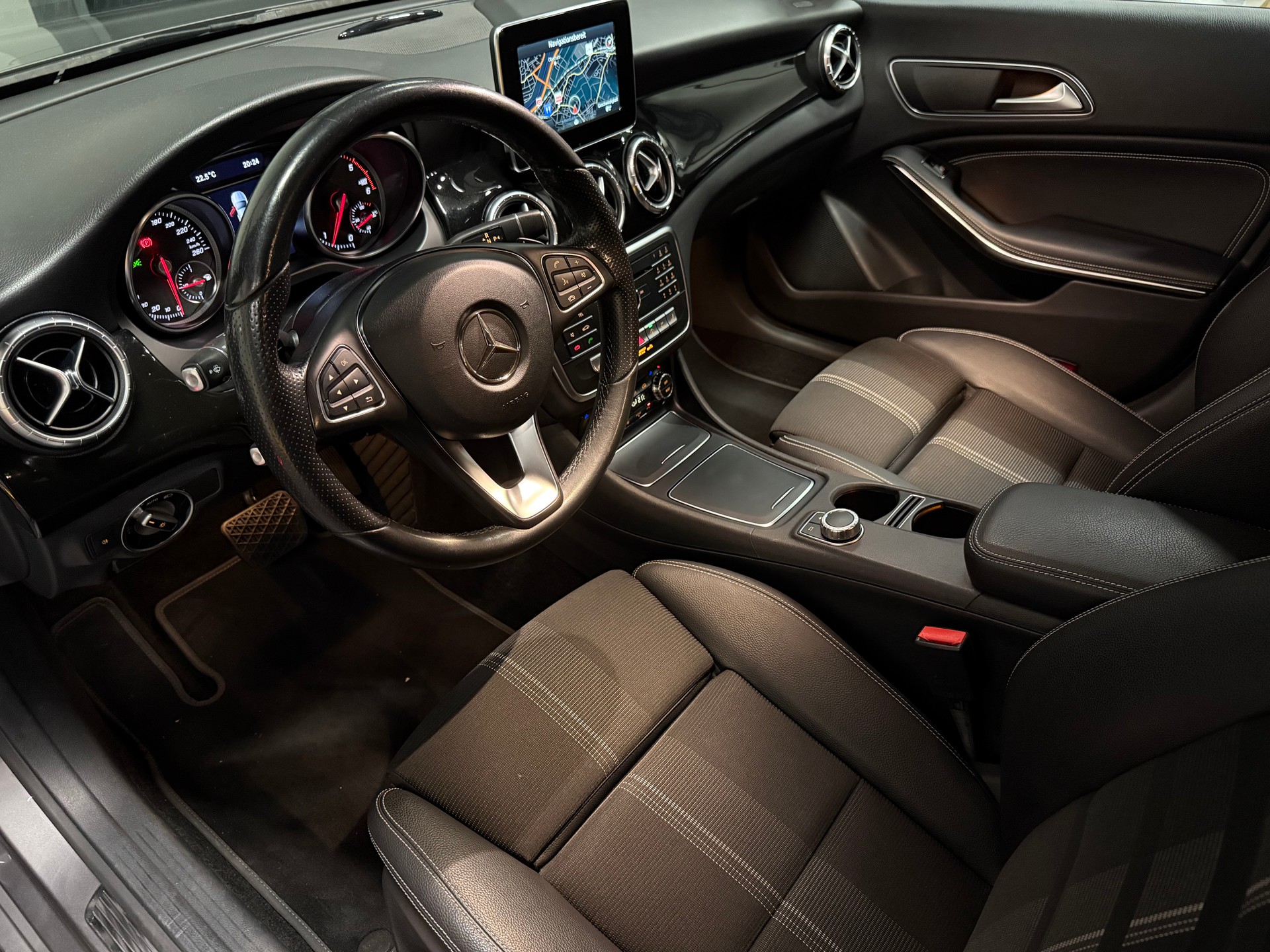 MERCEDES-BENZ CLA 200 d Urban 4 matic-image-14