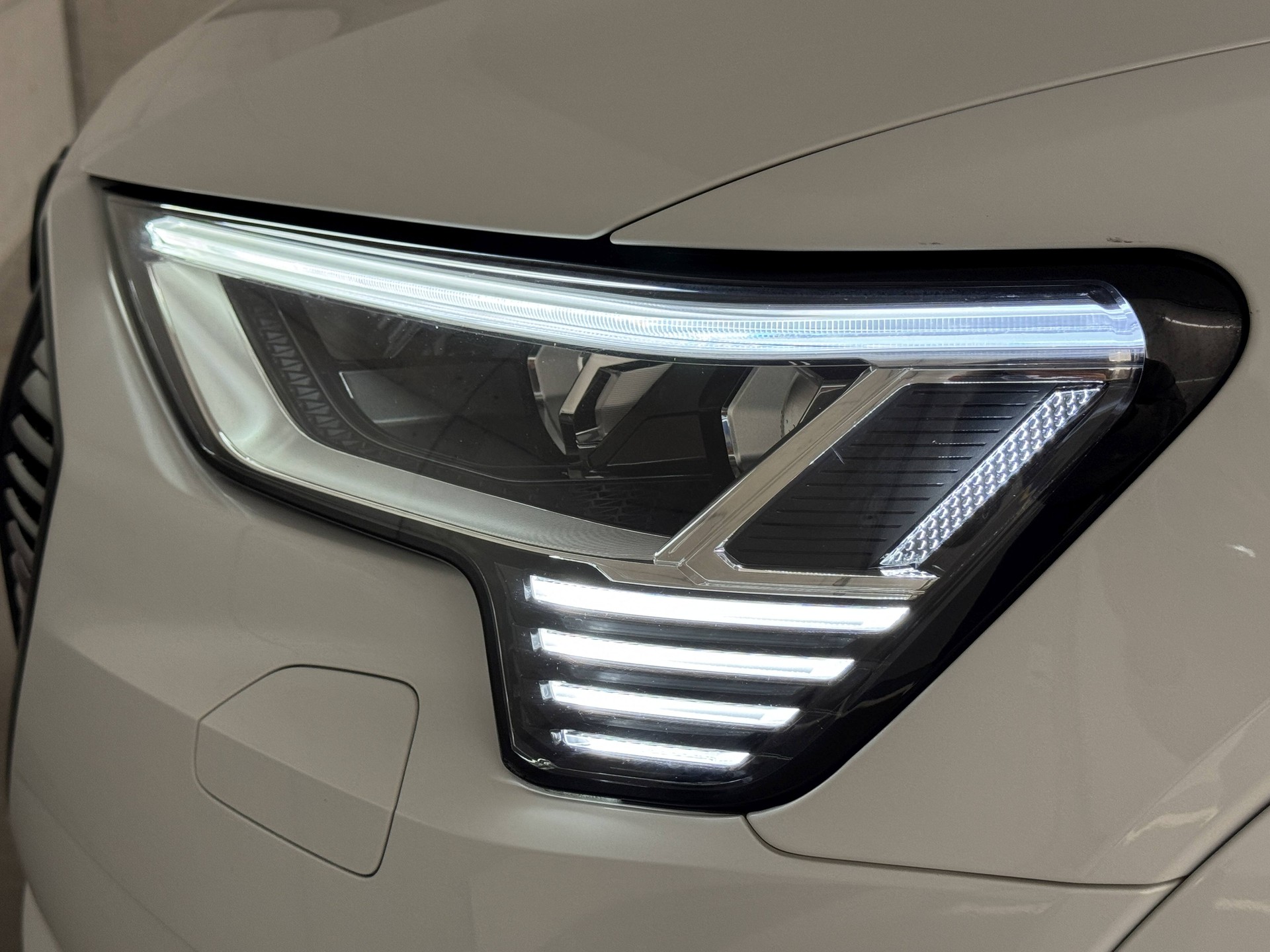 AUDI e-tron 50 Sportback Advanced quattro-image-4