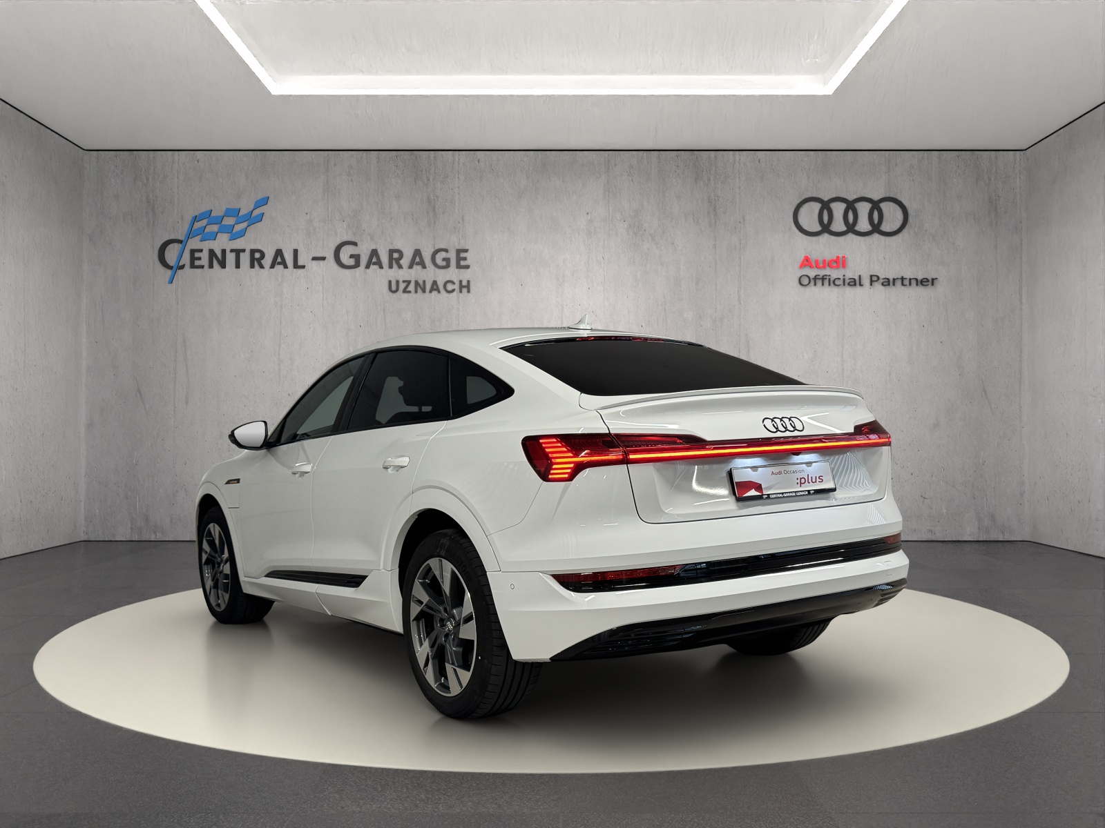 AUDI e-tron 50 Sportback Advanced quattro-image-2