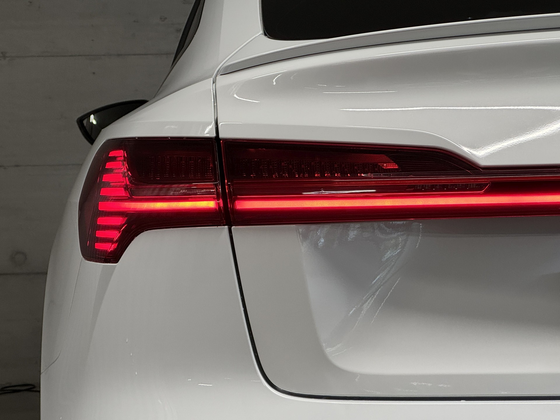 AUDI e-tron 50 Sportback Advanced quattro-image-6