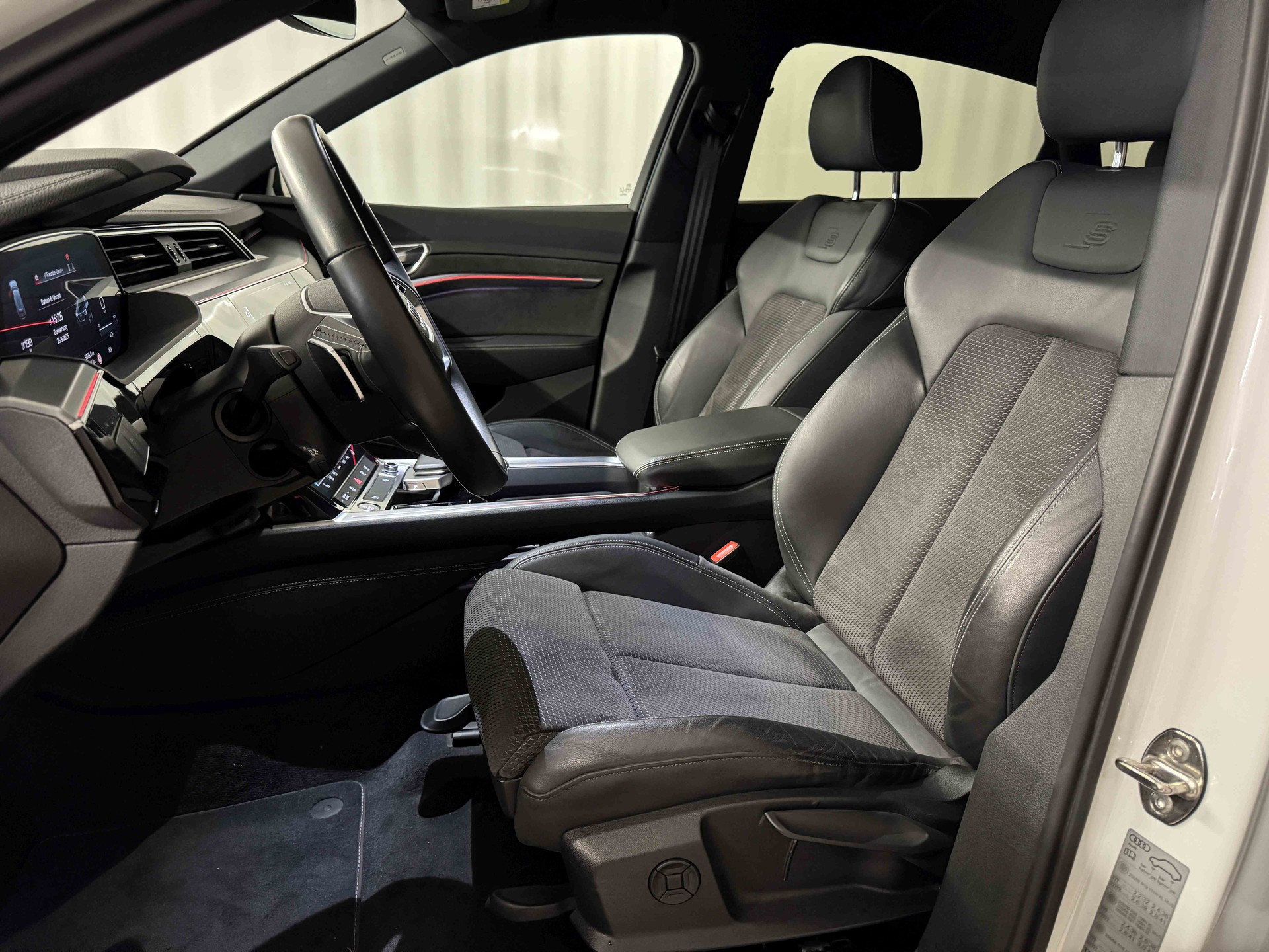 AUDI e-tron 50 Sportback Advanced quattro-image-7