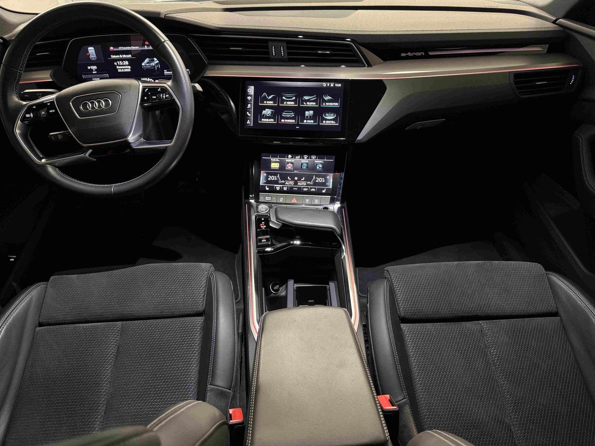 AUDI e-tron 50 Sportback Advanced quattro-image-8