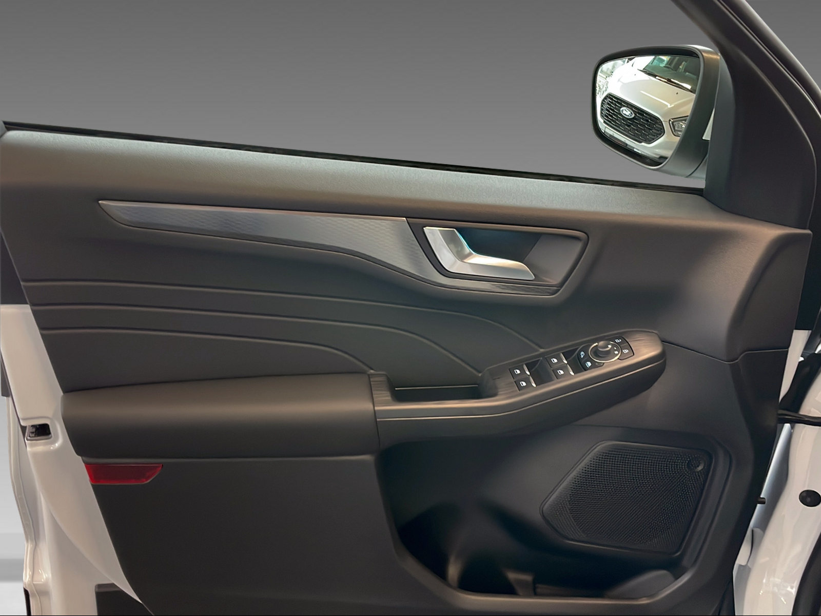 FORD Kuga 2.5 Hybrid Titanium 4x4-image-9