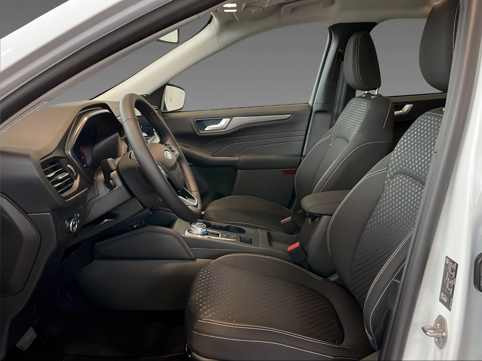 FORD Kuga 2.5 Hybrid Titanium 4x4-image-5