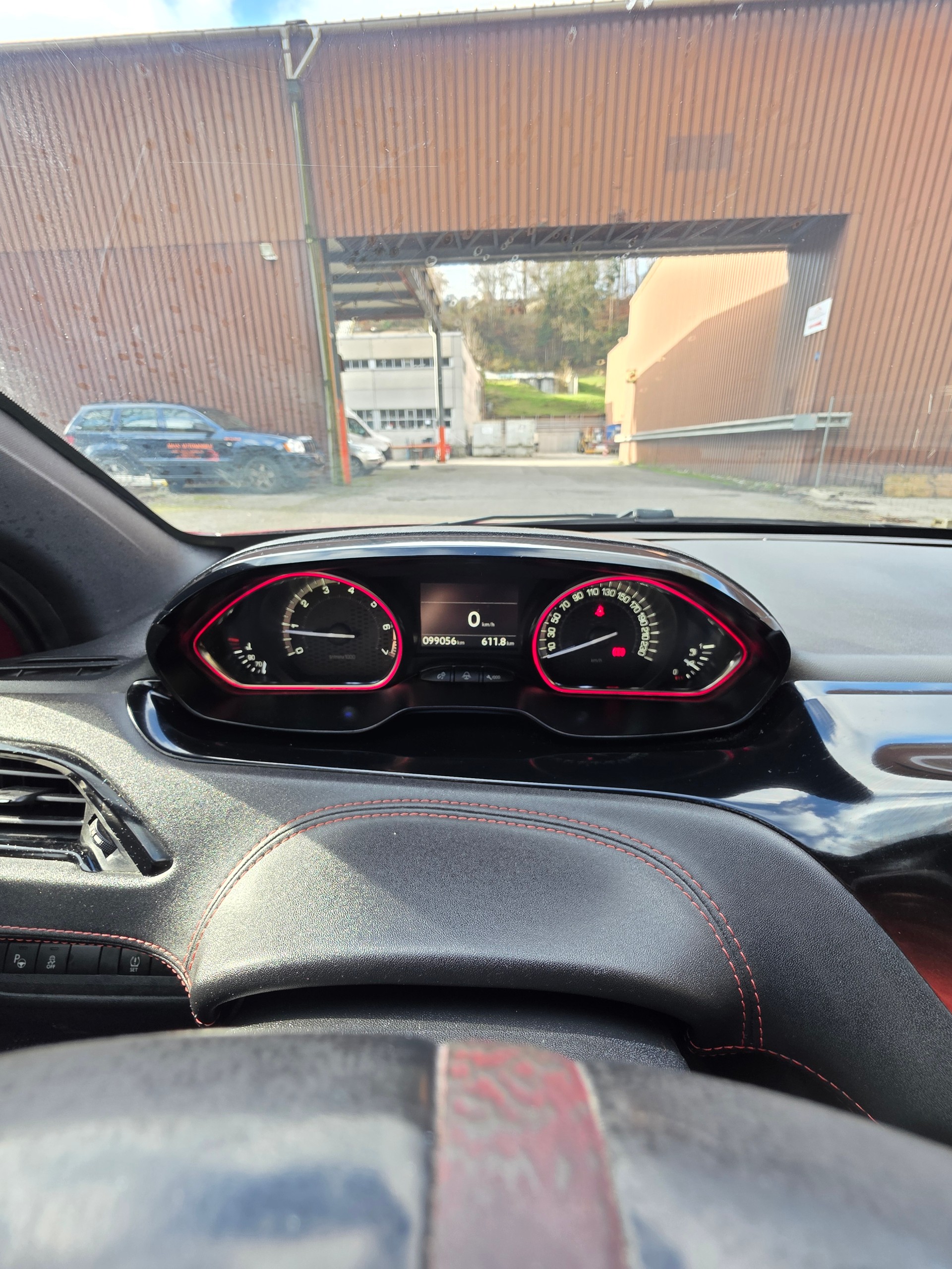 PEUGEOT 208 1.6 Turbo GTi-image-9