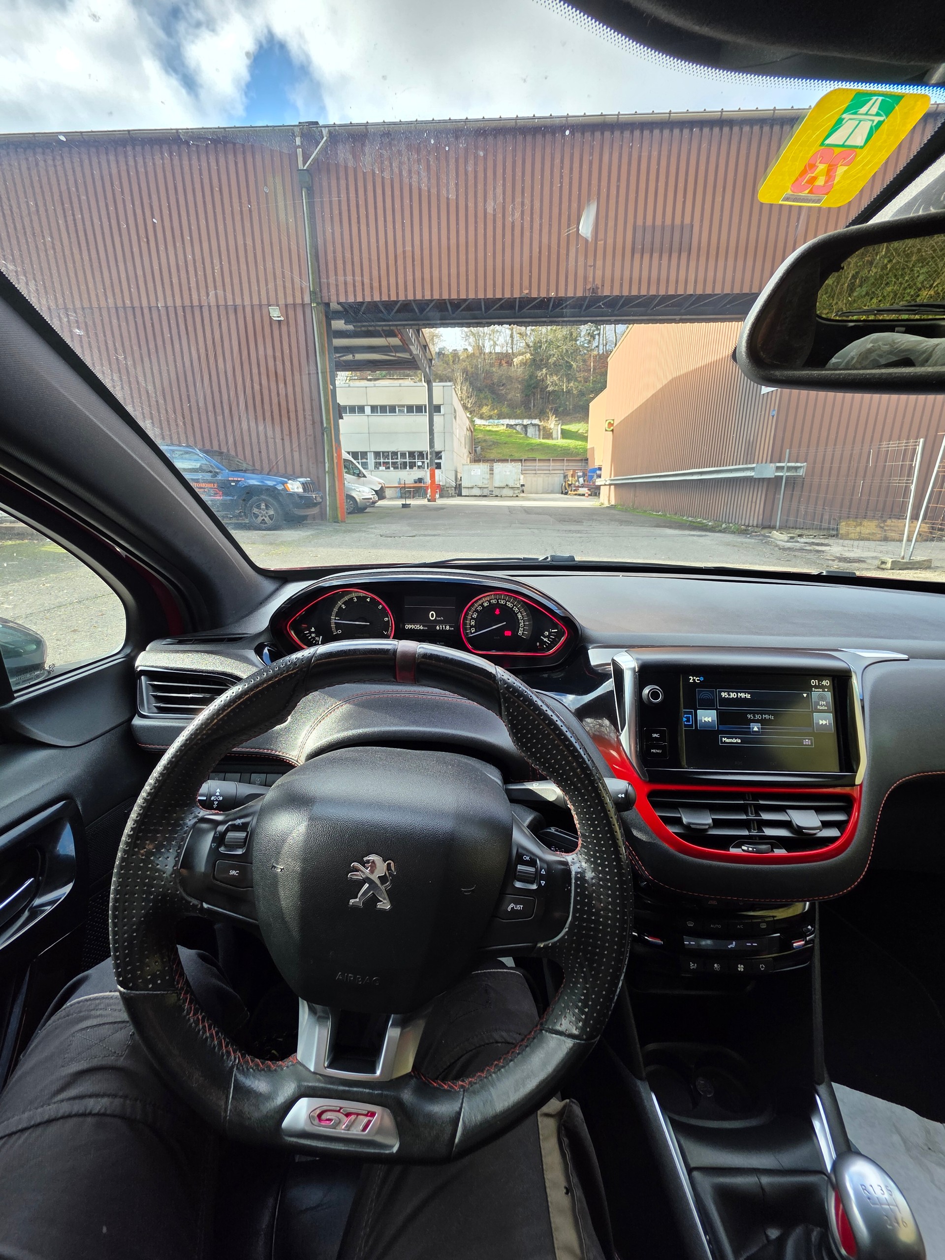 PEUGEOT 208 1.6 Turbo GTi-image-7