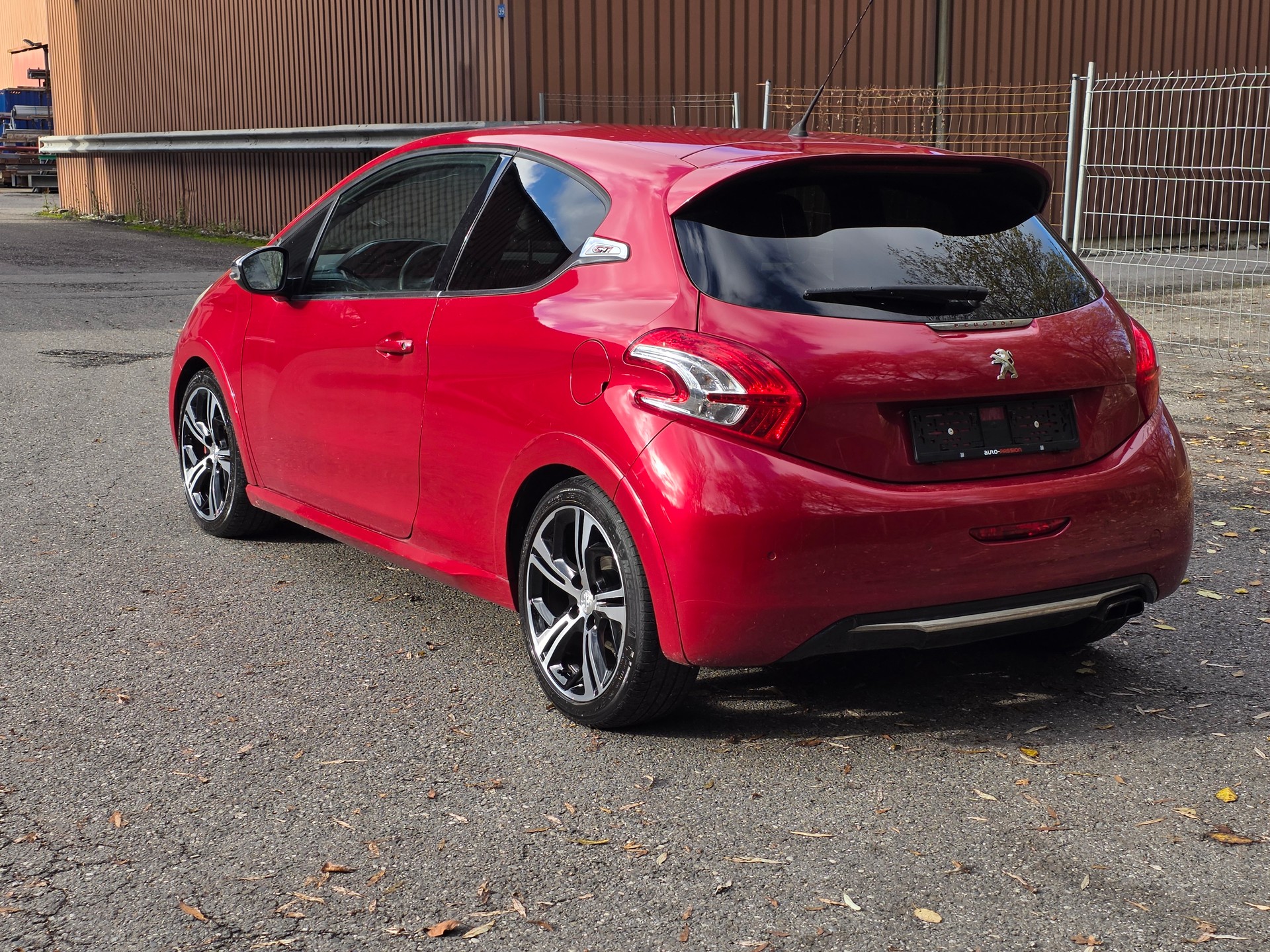 PEUGEOT 208 1.6 Turbo GTi-image-3