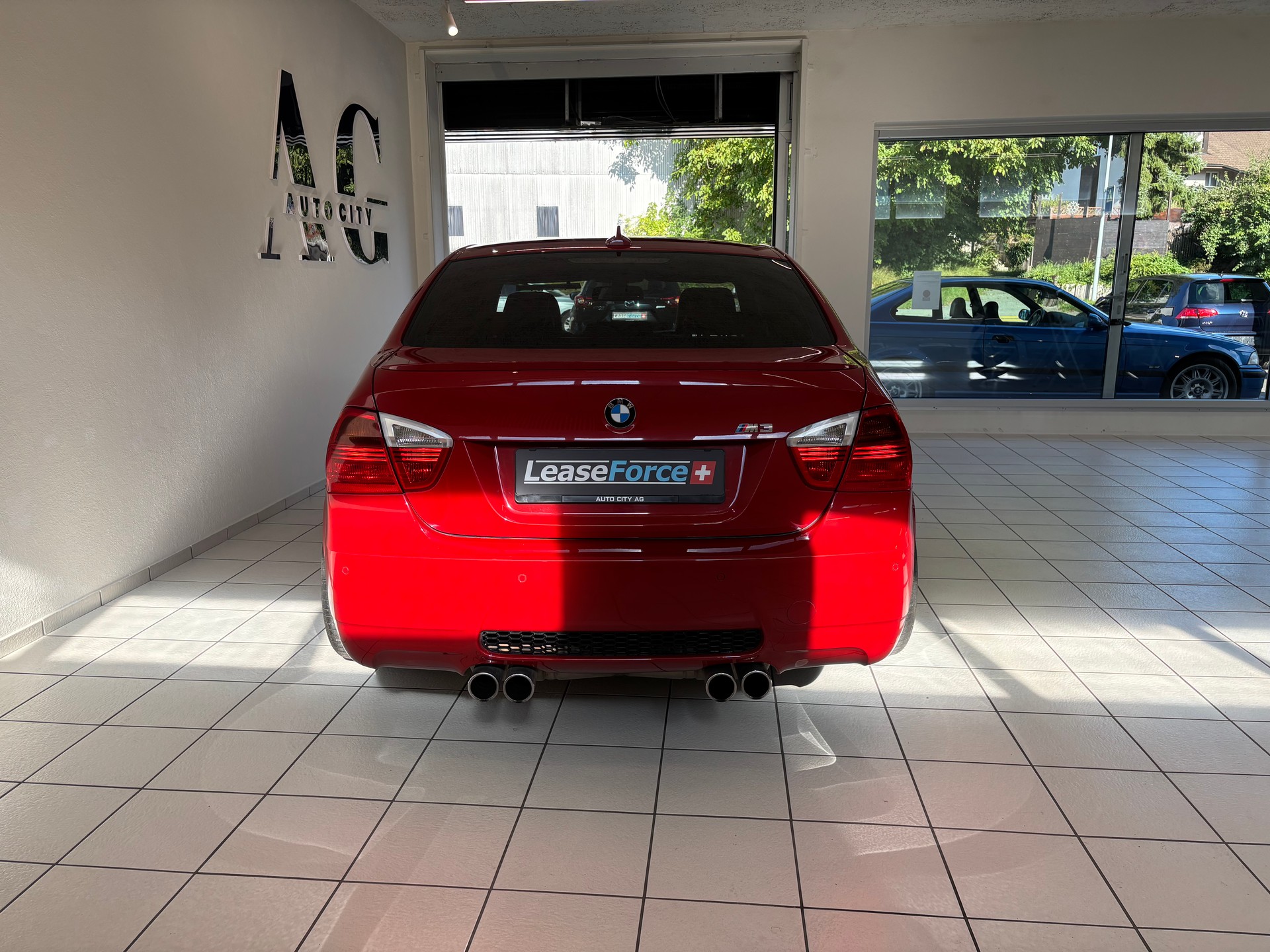 BMW M3 Limousine-image-3