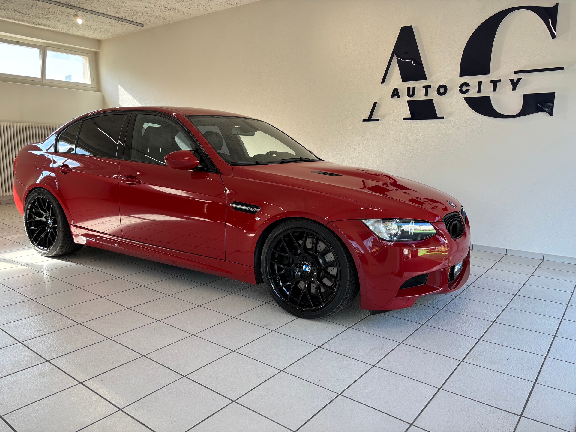 BMW M3 Limousine-image-0