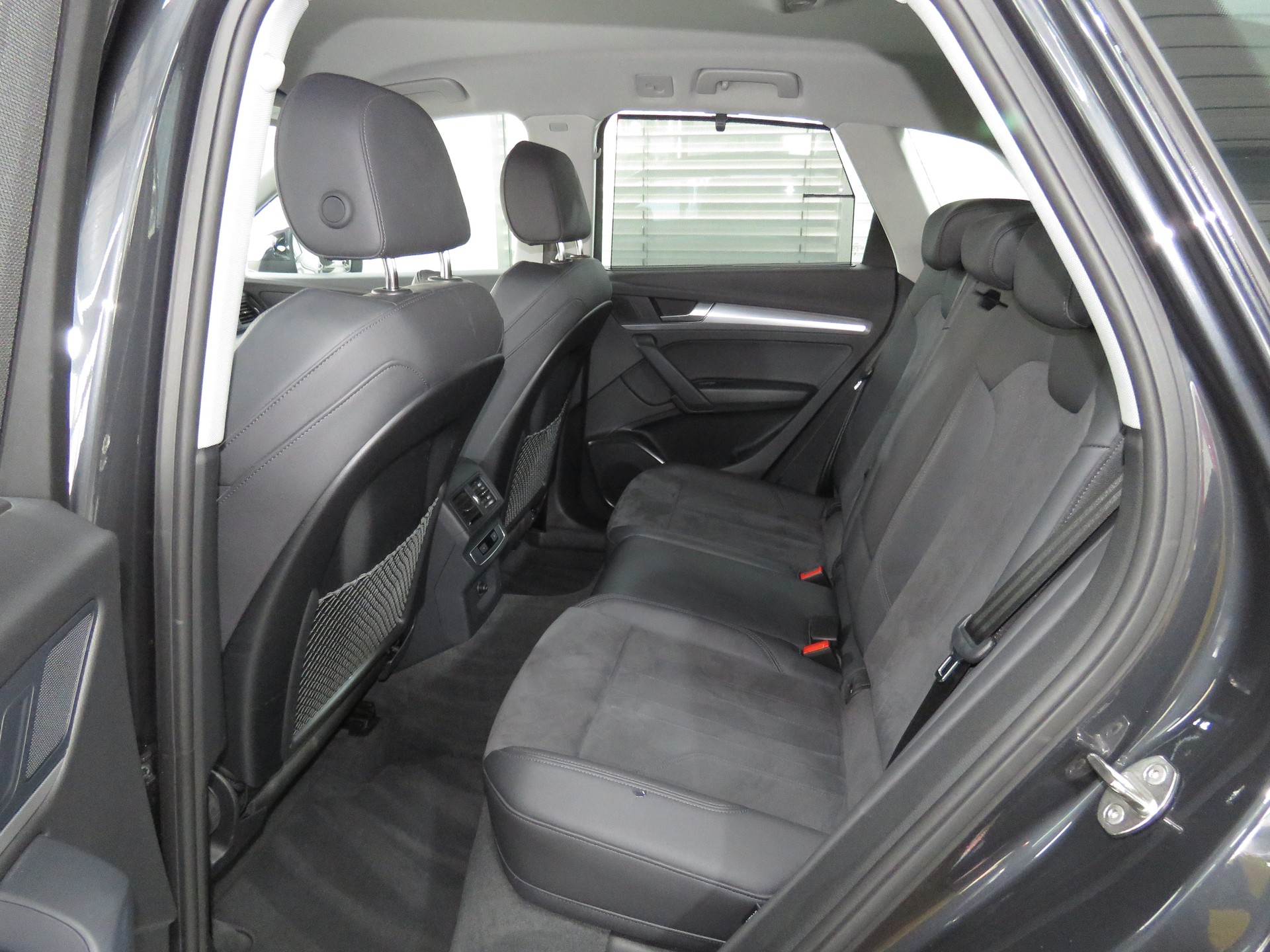 AUDI Q5 40 TDI advanced Quattro S-tronic (Automat)-image-8