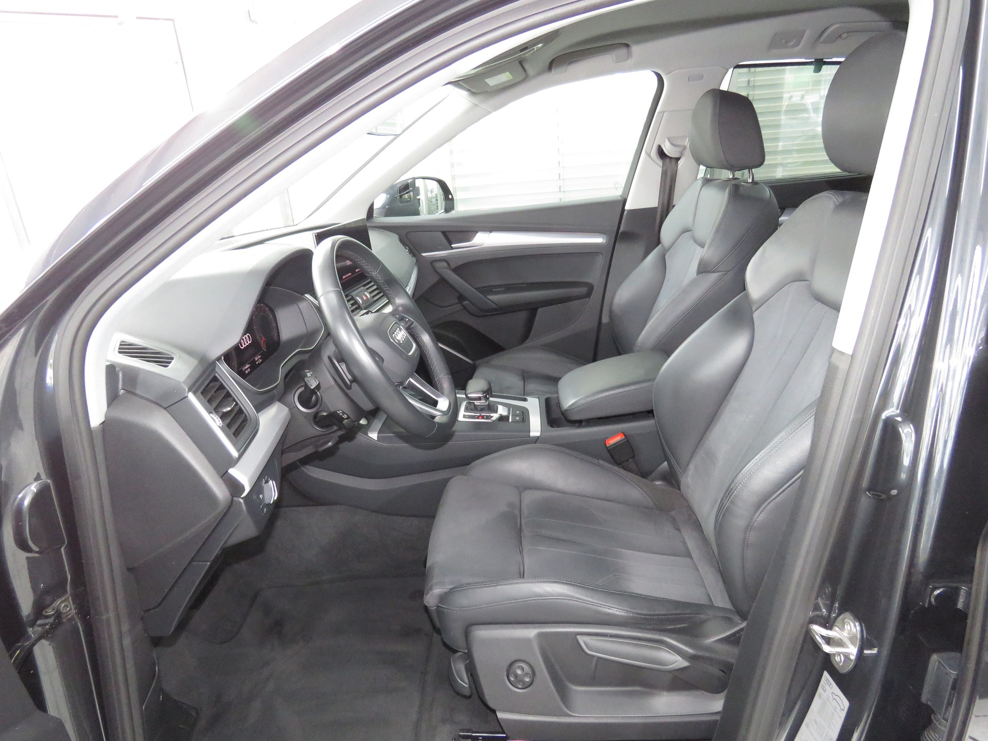 AUDI Q5 40 TDI advanced Quattro S-tronic (Automat)-image-7
