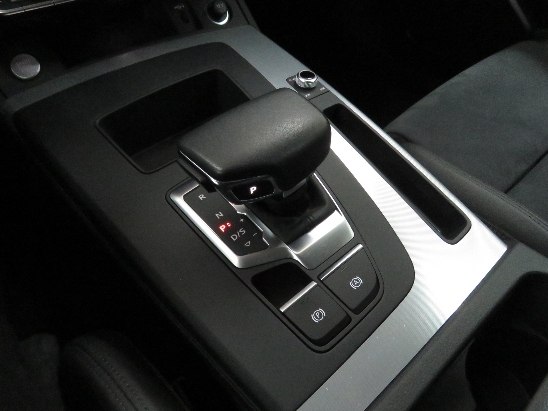 AUDI Q5 40 TDI advanced Quattro S-tronic (Automat)-image-17