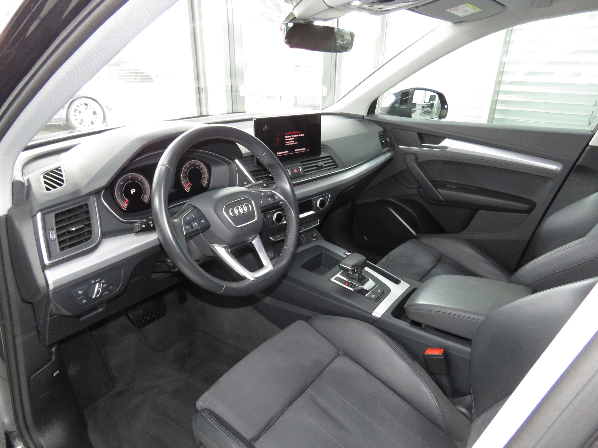 AUDI Q5 40 TDI advanced Quattro S-tronic (Automat)-image-6