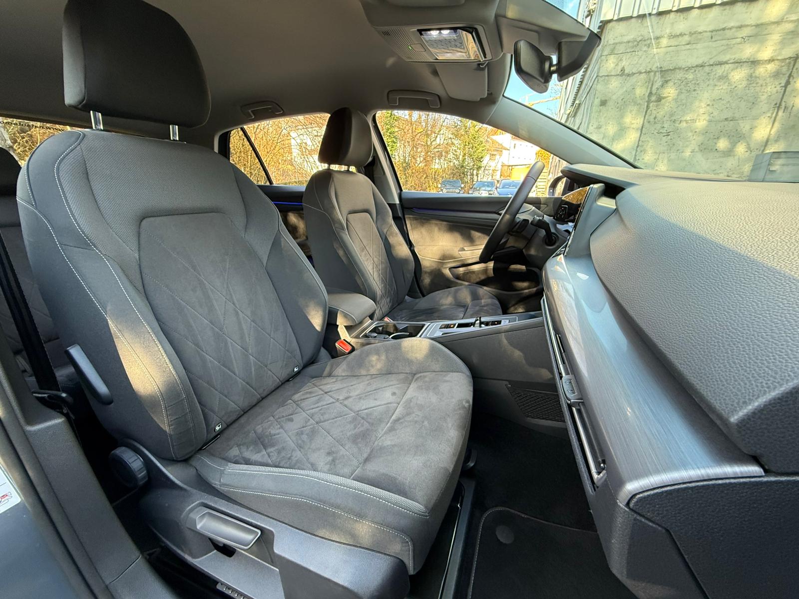 VW Golf 1.5 eTSI mHEV ACT Style DSG-image-19