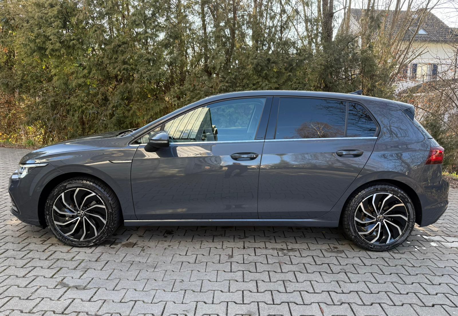 VW Golf 1.5 eTSI mHEV ACT Style DSG-image-1
