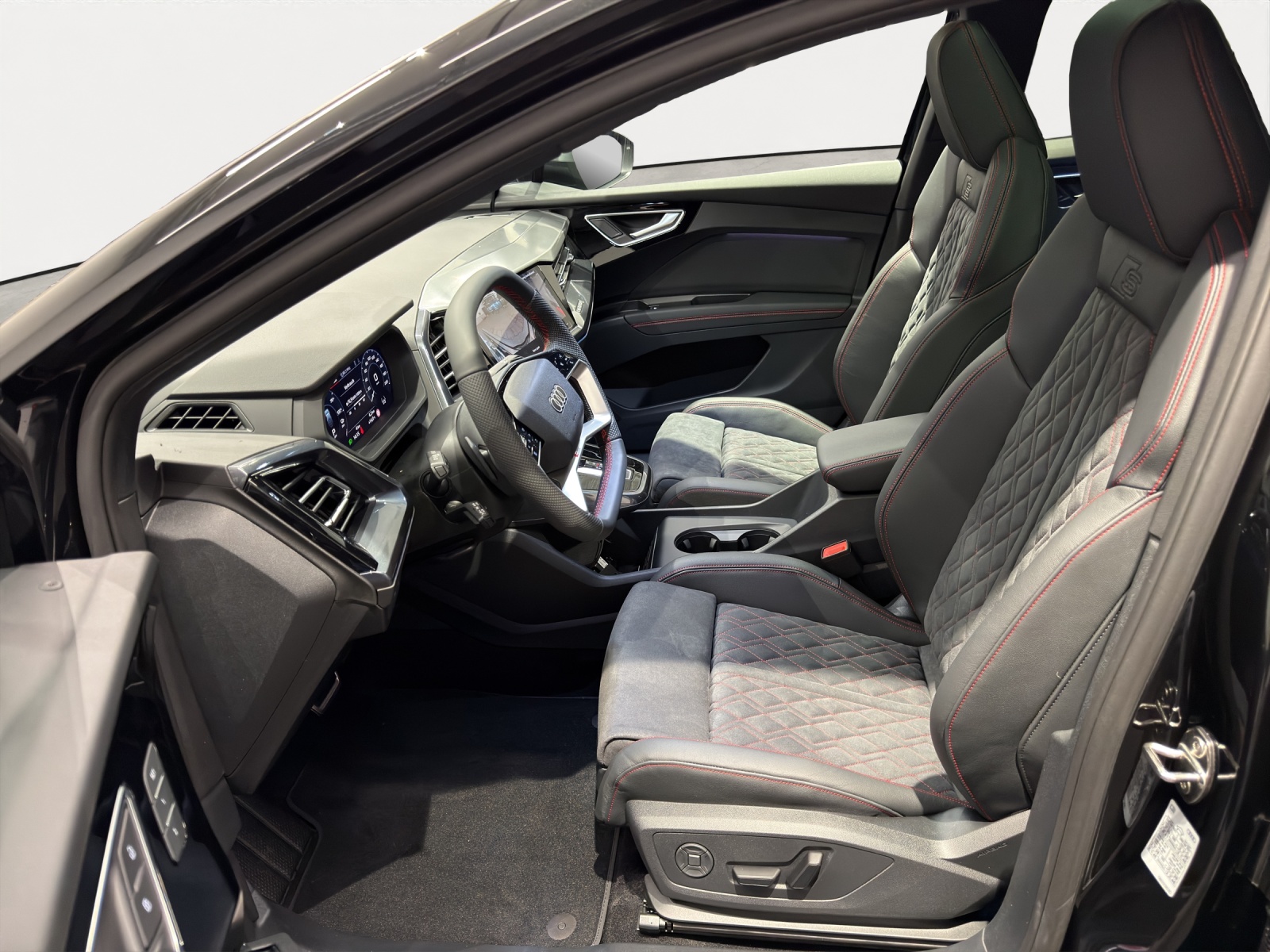 AUDI Q4 Sportback 45 e-tron quattro Edition Swiss-Ski-image-6