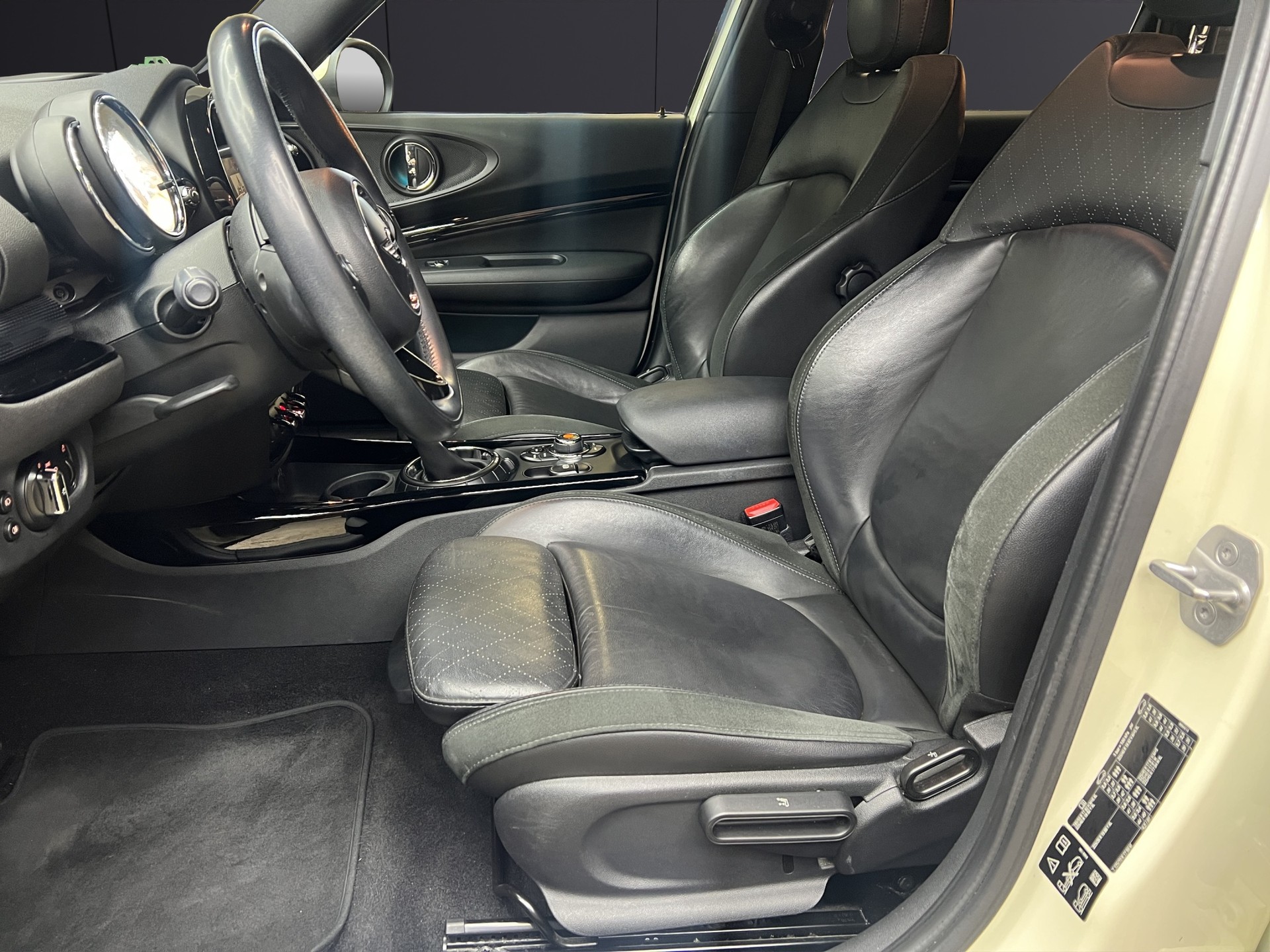 MINI Clubman Cooper SD ALL4 Steptronic-image-7