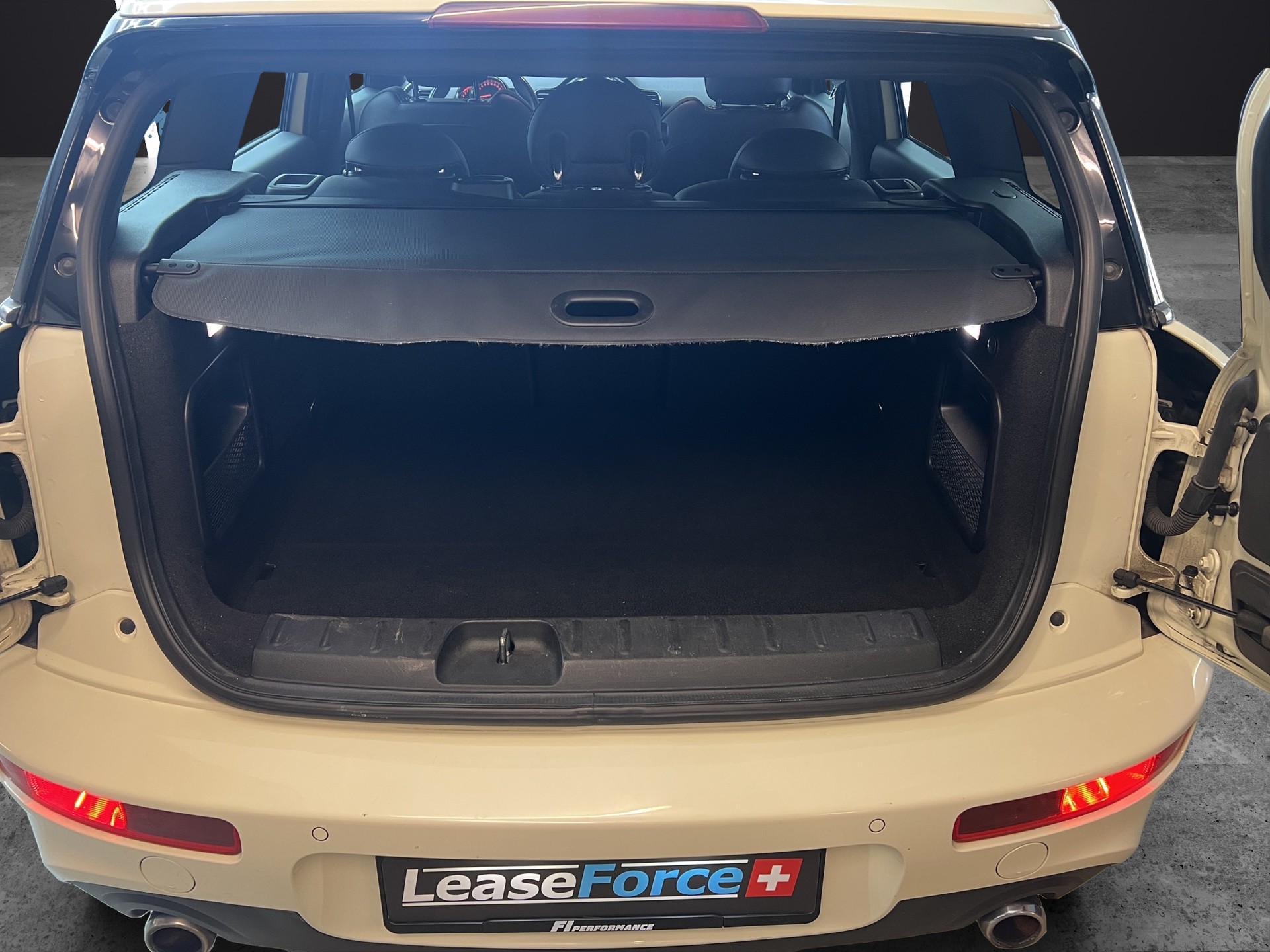 MINI Clubman Cooper SD ALL4 Steptronic-image-14