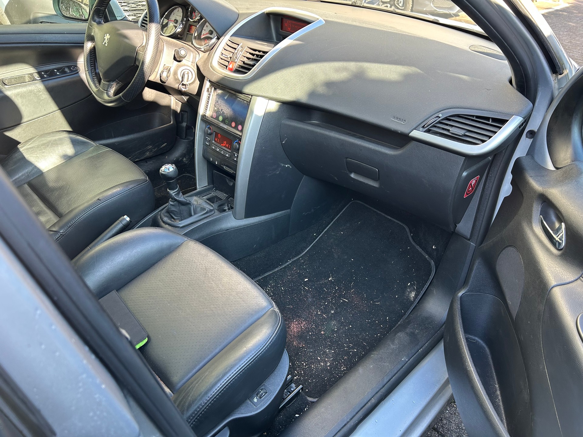 PEUGEOT 207 1.6 16V Black&Silver-image-11