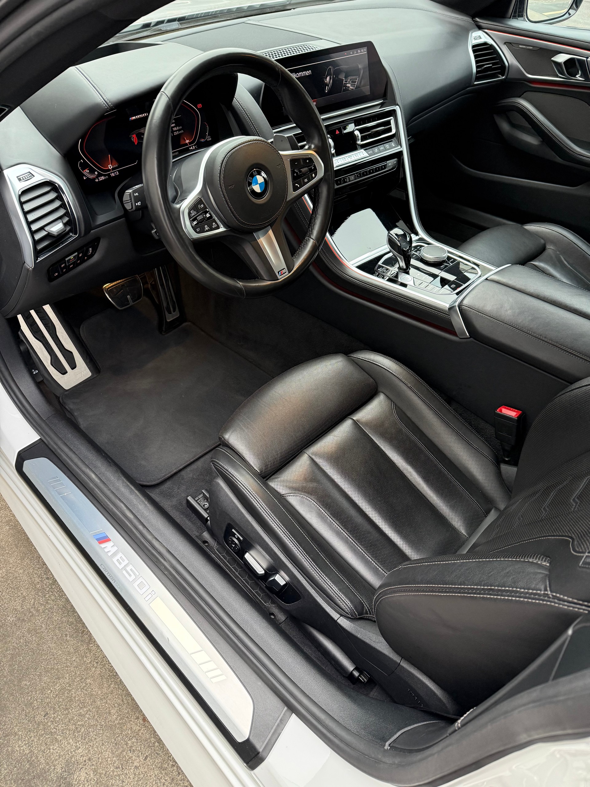 BMW M850i xDrive Steptronic-image-8