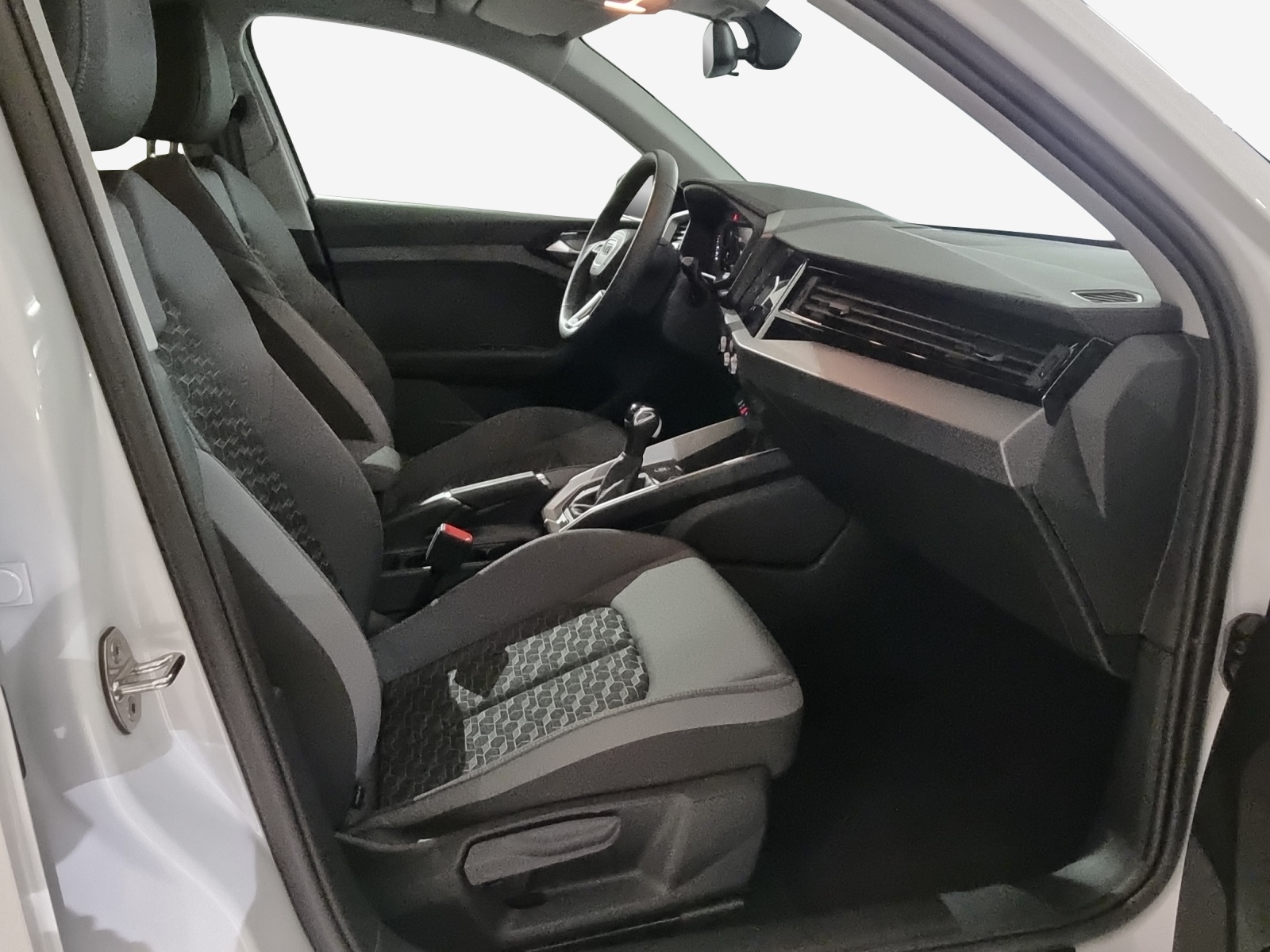 AUDI A1 Sportback 30 TFSI S-tronic-image-15