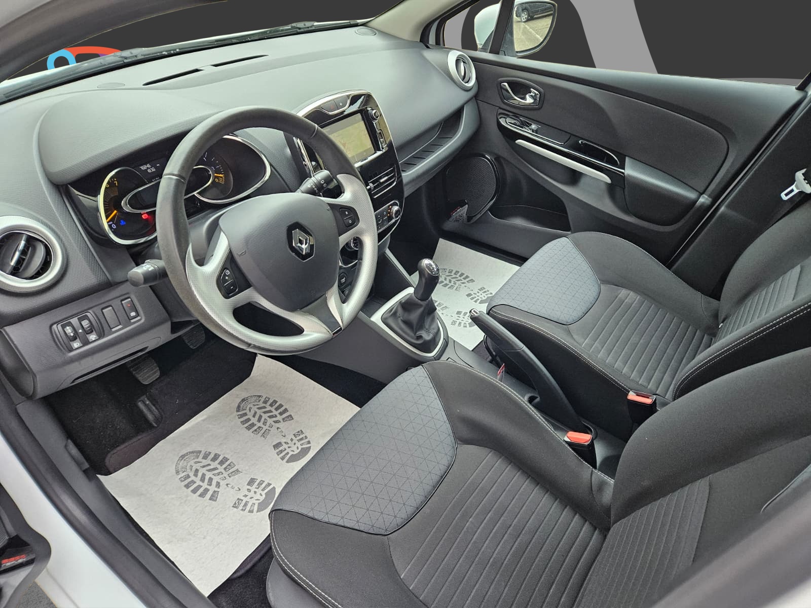 RENAULT Clio 0.9 12V Dynamique-image-11