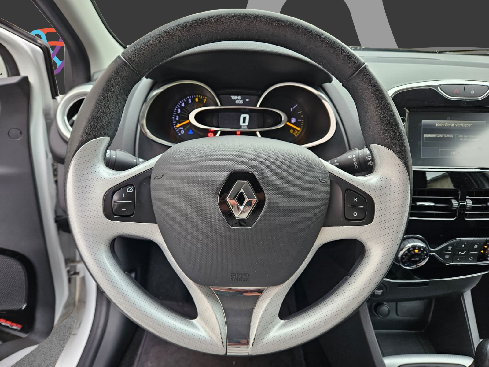RENAULT Clio 0.9 12V Dynamique-image-14