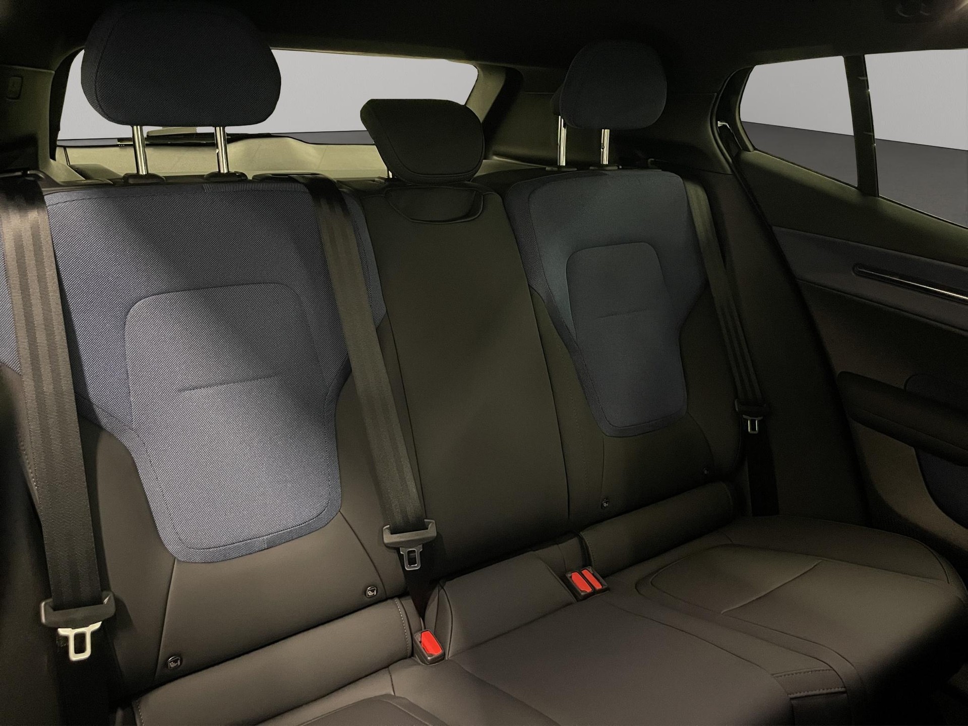 VOLVO EX30 E60 Plus-image-10